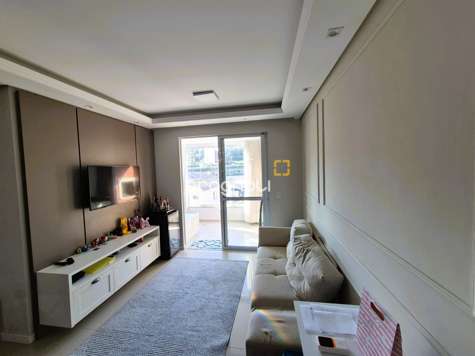 Apartamento com 88m², 2 quartos (sendo 1 suíte), 1 garagem, no bairro Praia Comprida em São José