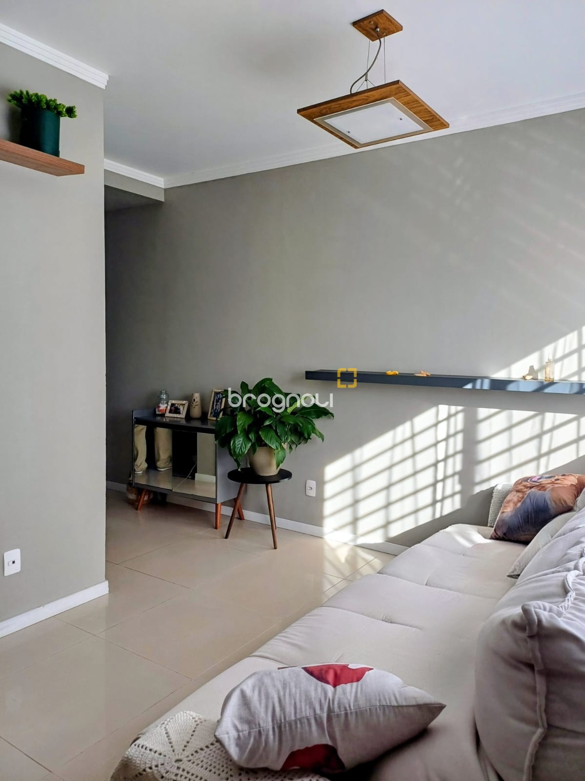 Casa com 103m², 2 quartos (sendo 2 suítes), 1 garagem, no bairro São João do Rio Vermelho em Florianópolis