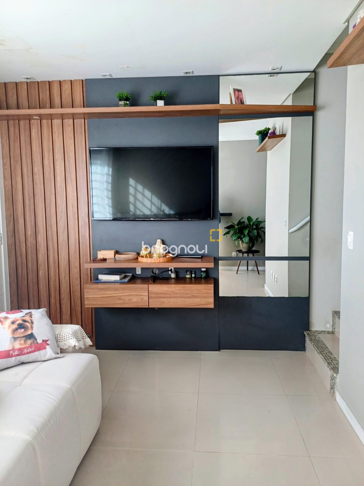 Casa com 103m², 2 quartos (sendo 2 suítes), 1 garagem, no bairro São João do Rio Vermelho em Florianópolis