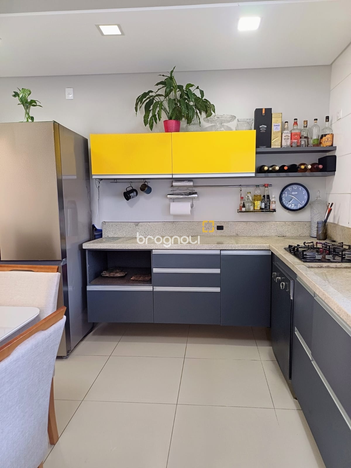 Casa com 103m², 2 quartos (sendo 2 suítes), 1 garagem, no bairro São João do Rio Vermelho em Florianópolis