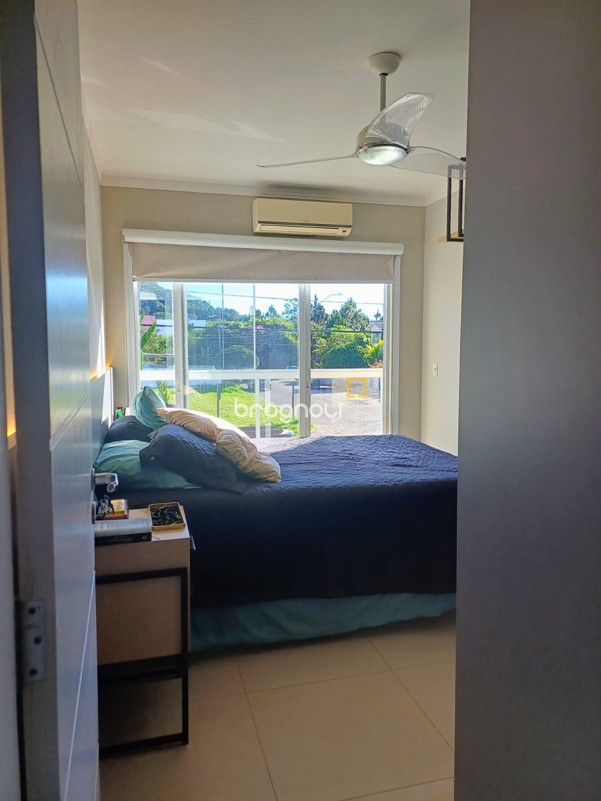 Casa com 103m², 2 quartos (sendo 2 suítes), 1 garagem, no bairro São João do Rio Vermelho em Florianópolis