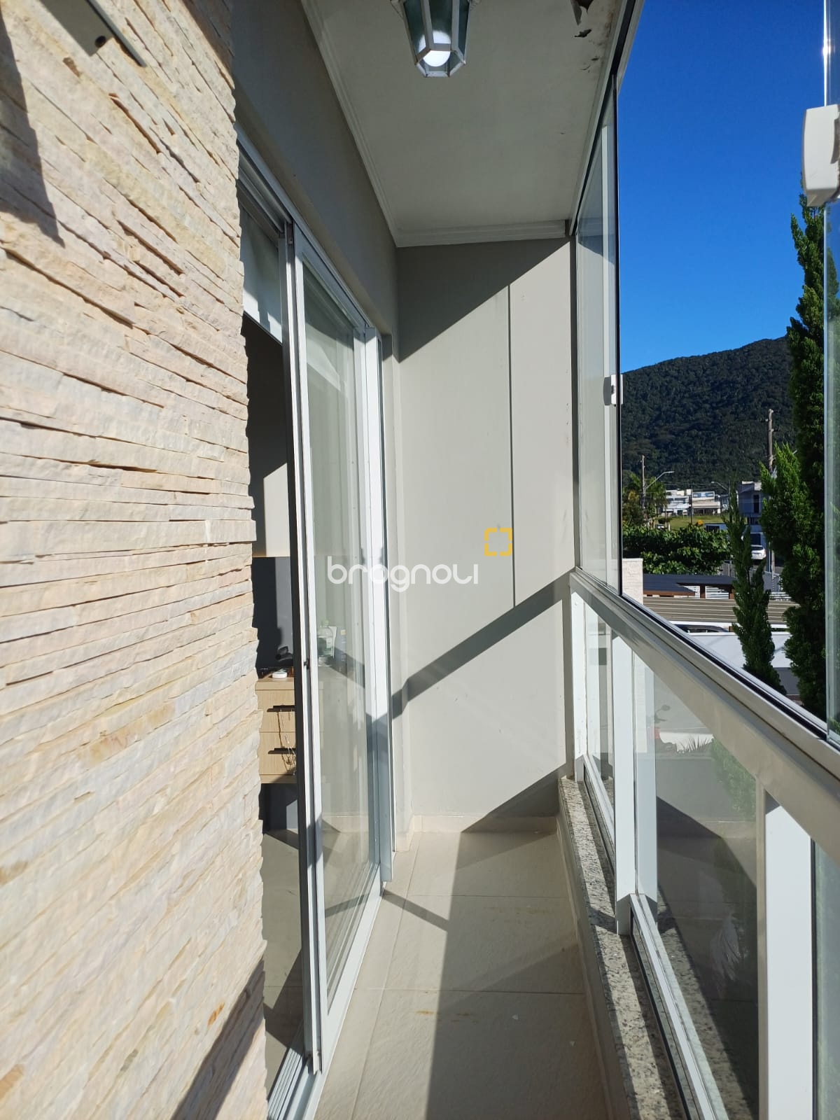 Casa com 103m², 2 quartos (sendo 2 suítes), 1 garagem, no bairro São João do Rio Vermelho em Florianópolis