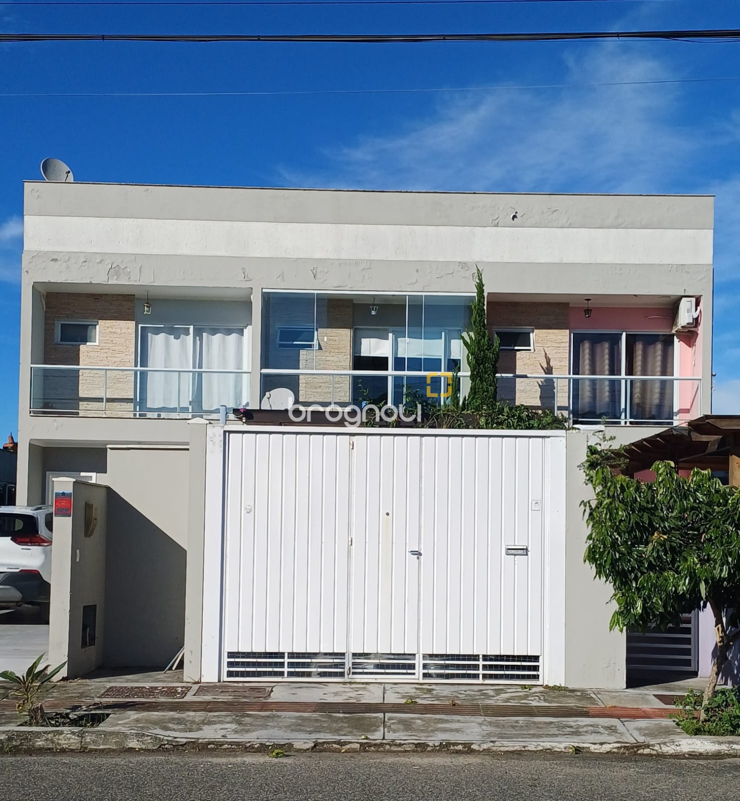 Casa com 103m², 2 quartos (sendo 2 suítes), 1 garagem, no bairro São João do Rio Vermelho em Florianópolis