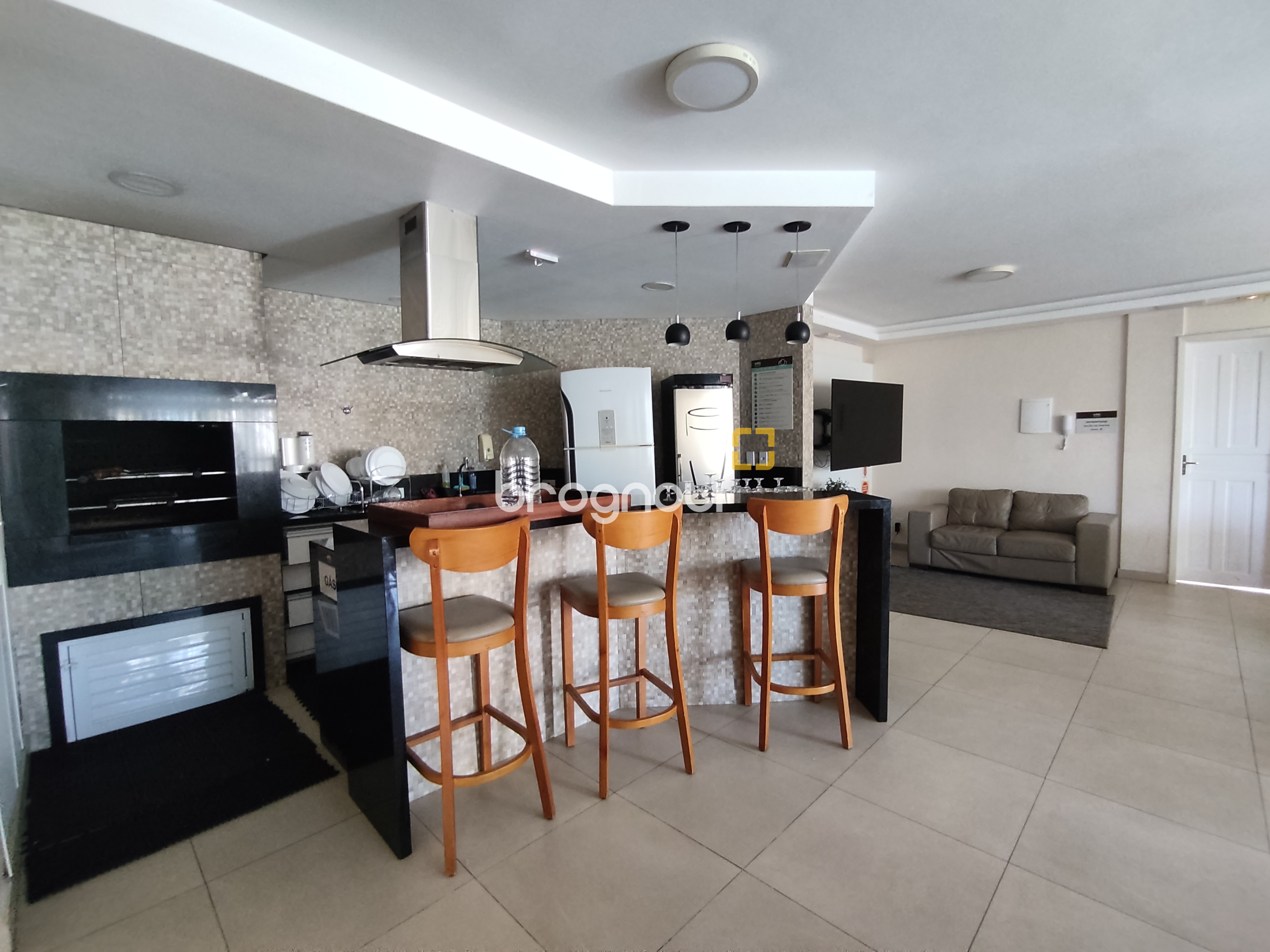 Cobertura com 183m², 3 quartos (sendo 1 suíte), 2 garagens, no bairro João Paulo em Florianópolis