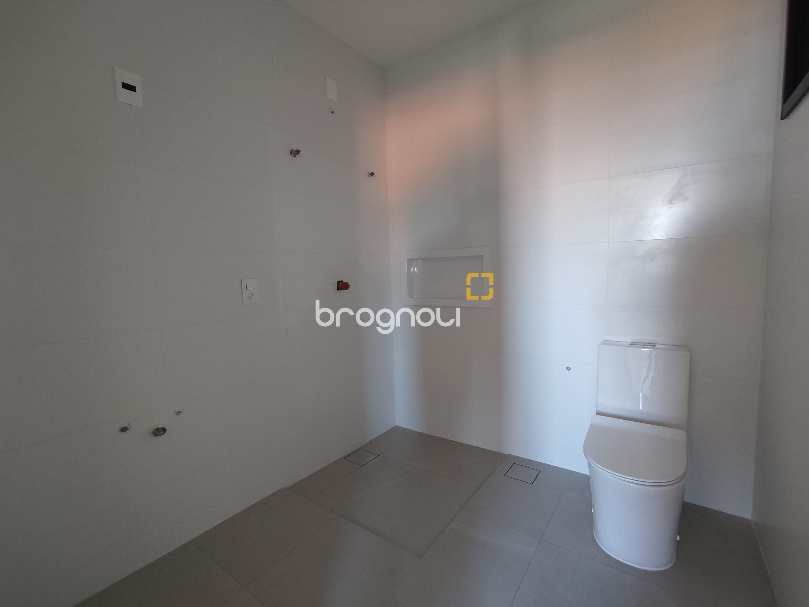 Cobertura com 183m², 3 quartos (sendo 1 suíte), 2 garagens, no bairro João Paulo em Florianópolis