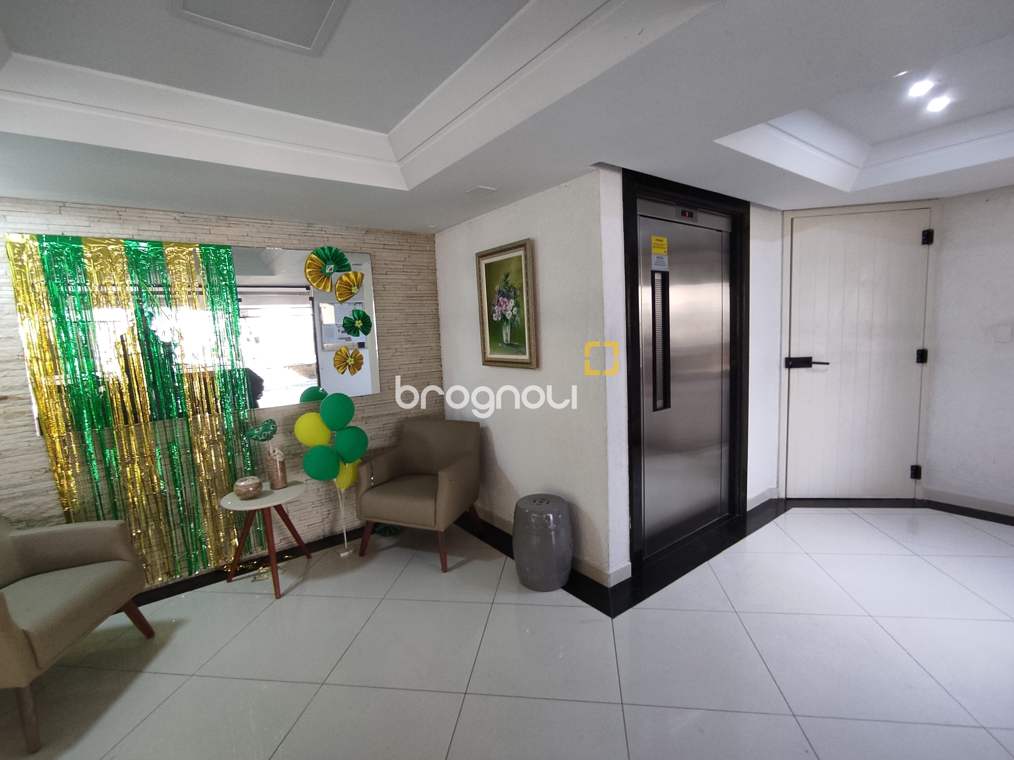 Cobertura com 183m², 3 quartos (sendo 1 suíte), 2 garagens, no bairro João Paulo em Florianópolis