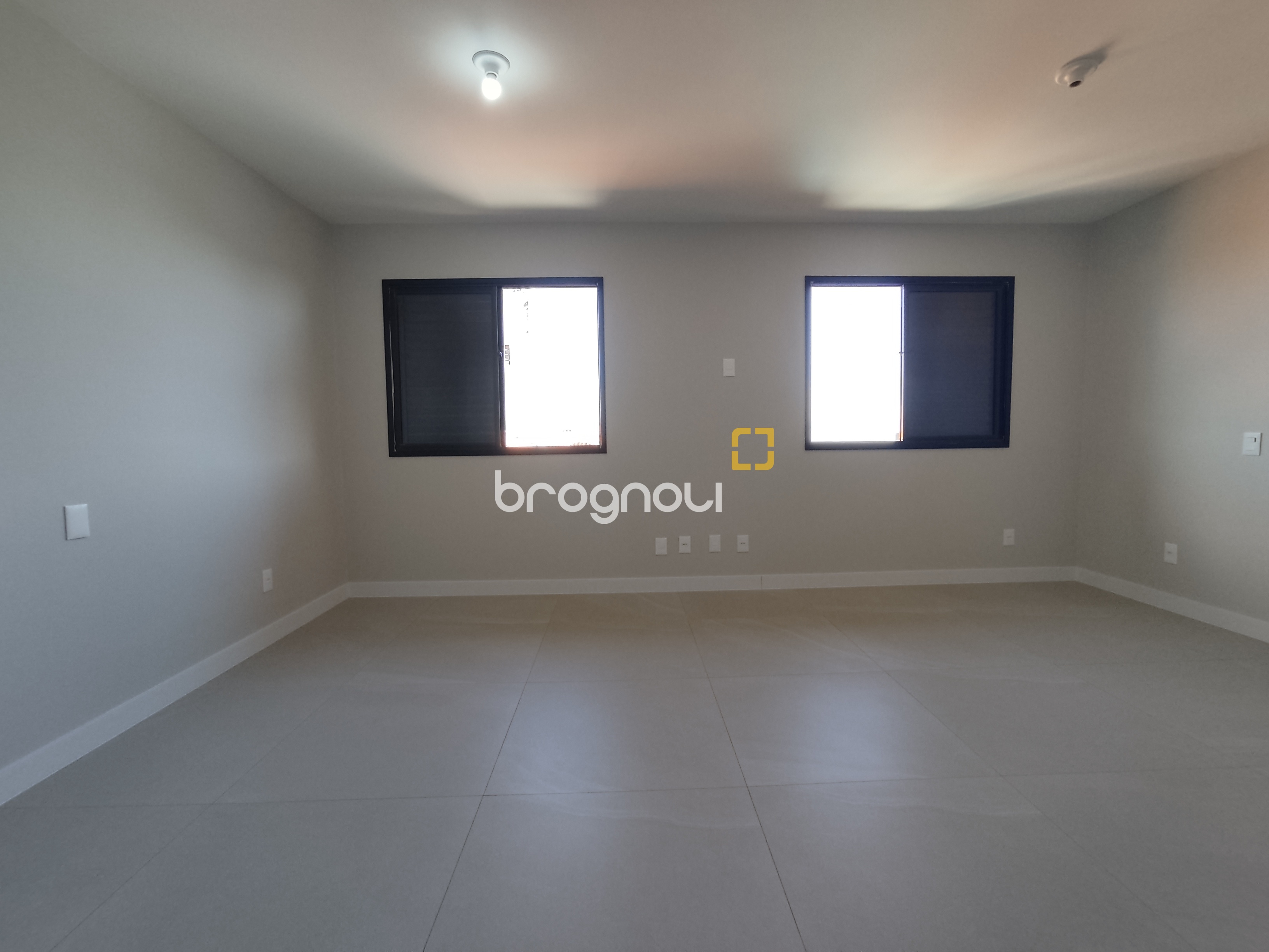 Cobertura com 183m², 3 quartos (sendo 1 suíte), 2 garagens, no bairro João Paulo em Florianópolis