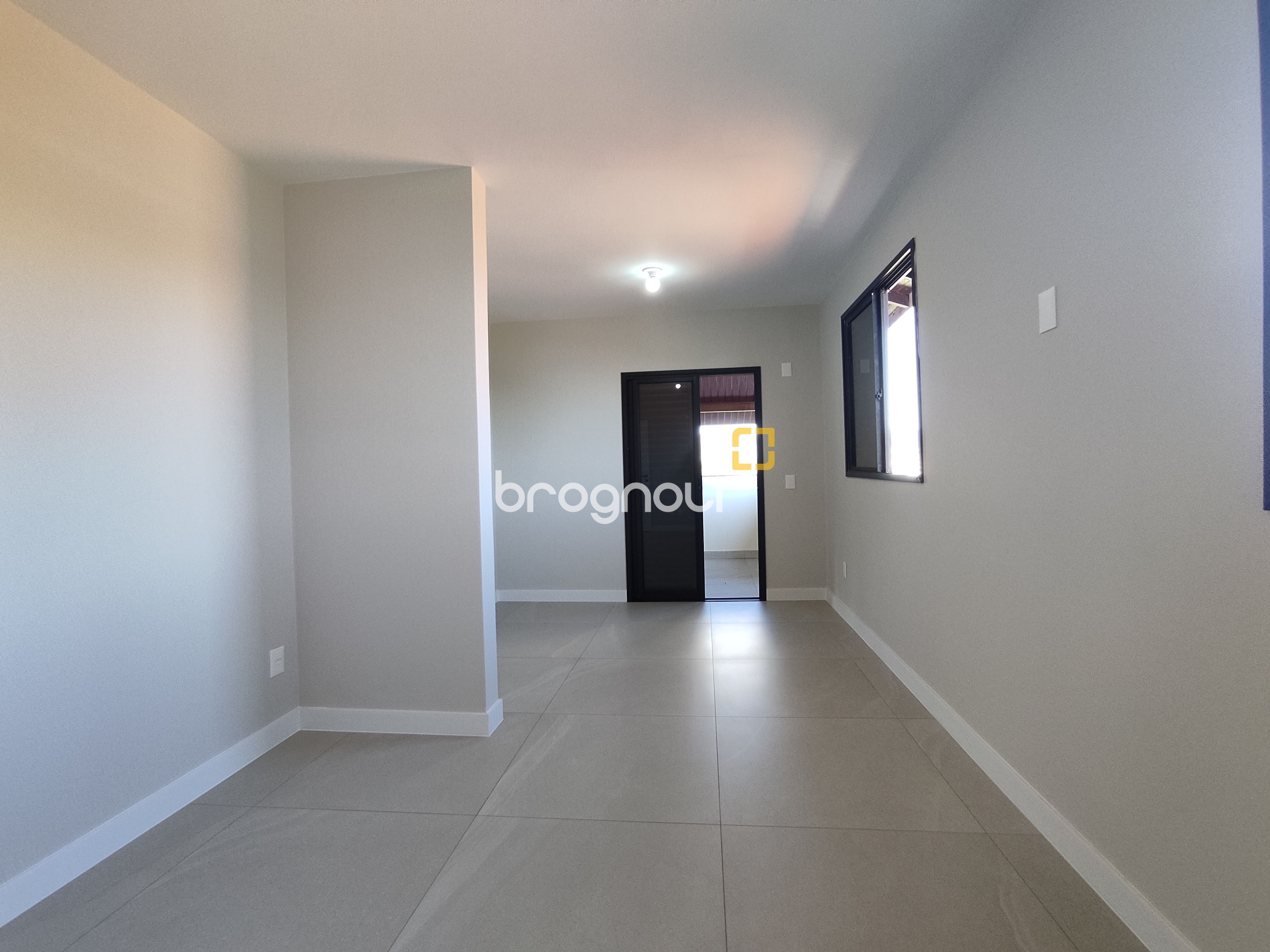 Cobertura com 183m², 3 quartos (sendo 1 suíte), 2 garagens, no bairro João Paulo em Florianópolis