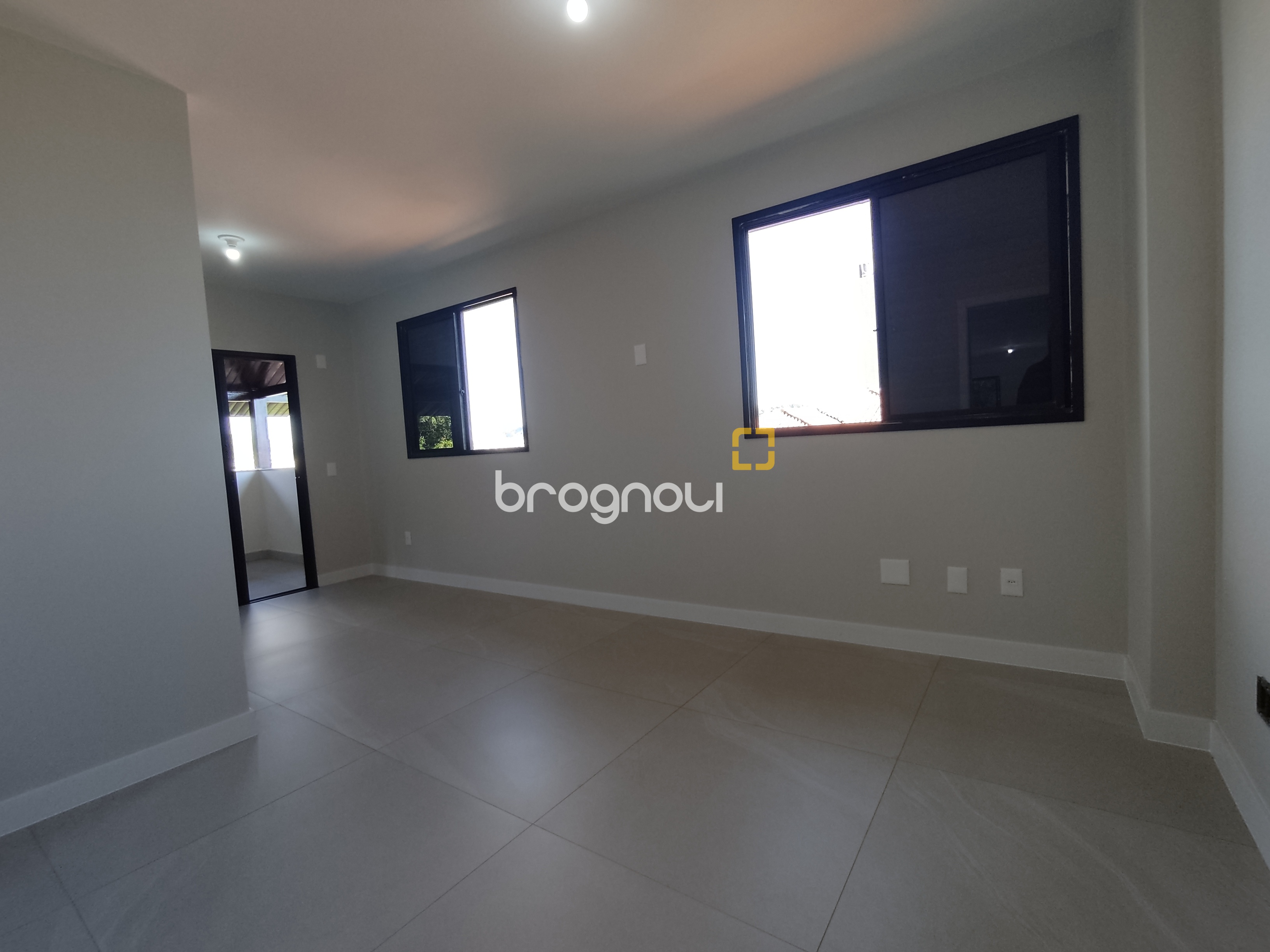 Cobertura com 183m², 3 quartos (sendo 1 suíte), 2 garagens, no bairro João Paulo em Florianópolis