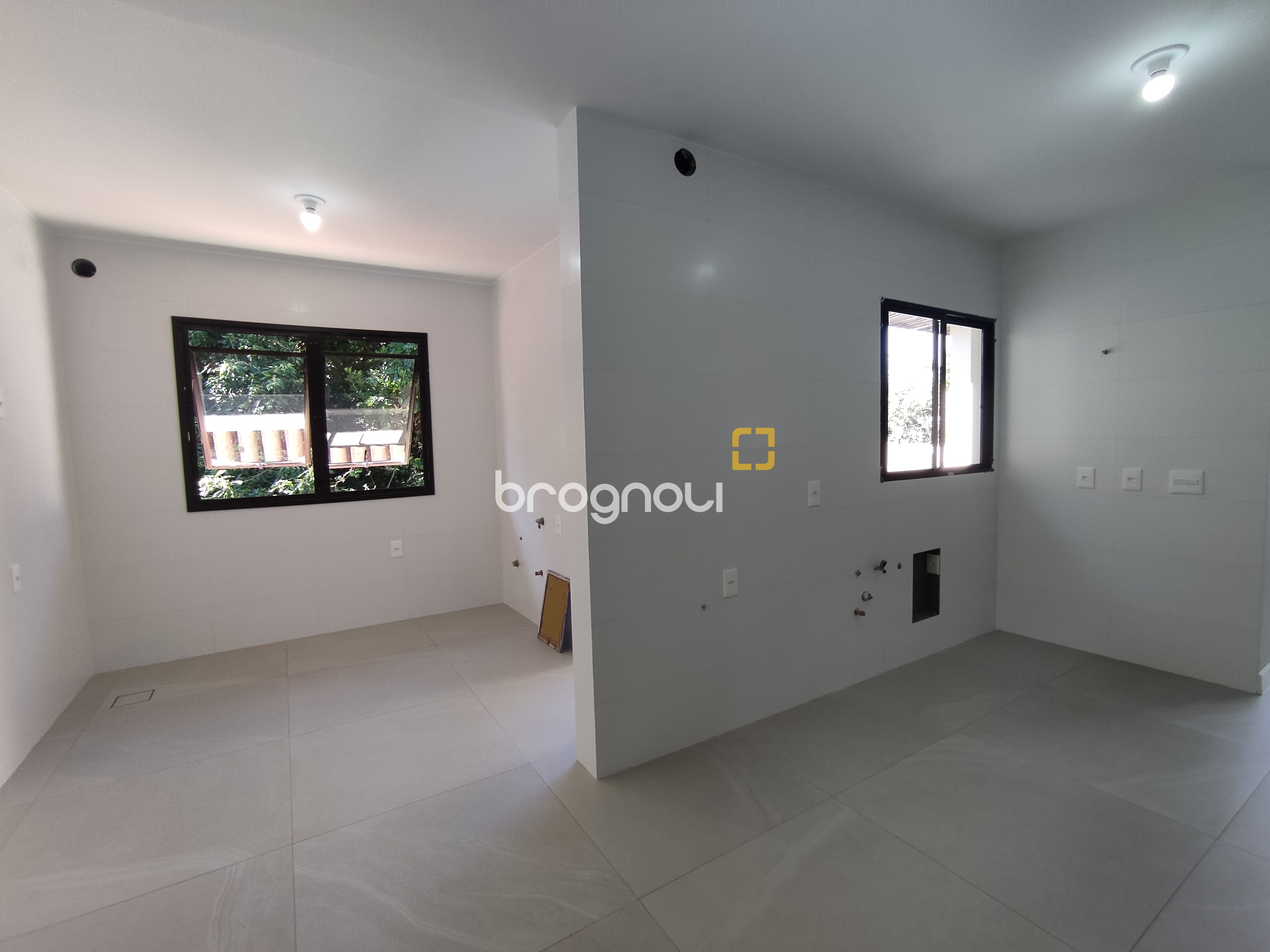 Cobertura com 183m², 3 quartos (sendo 1 suíte), 2 garagens, no bairro João Paulo em Florianópolis