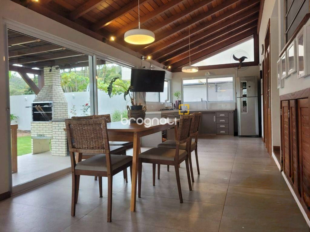 Casa de Condomínio com 193m², 3 quartos (sendo 1 suíte), 2 garagens, no bairro Cachoeira do Bom Jesus em Florianópolis