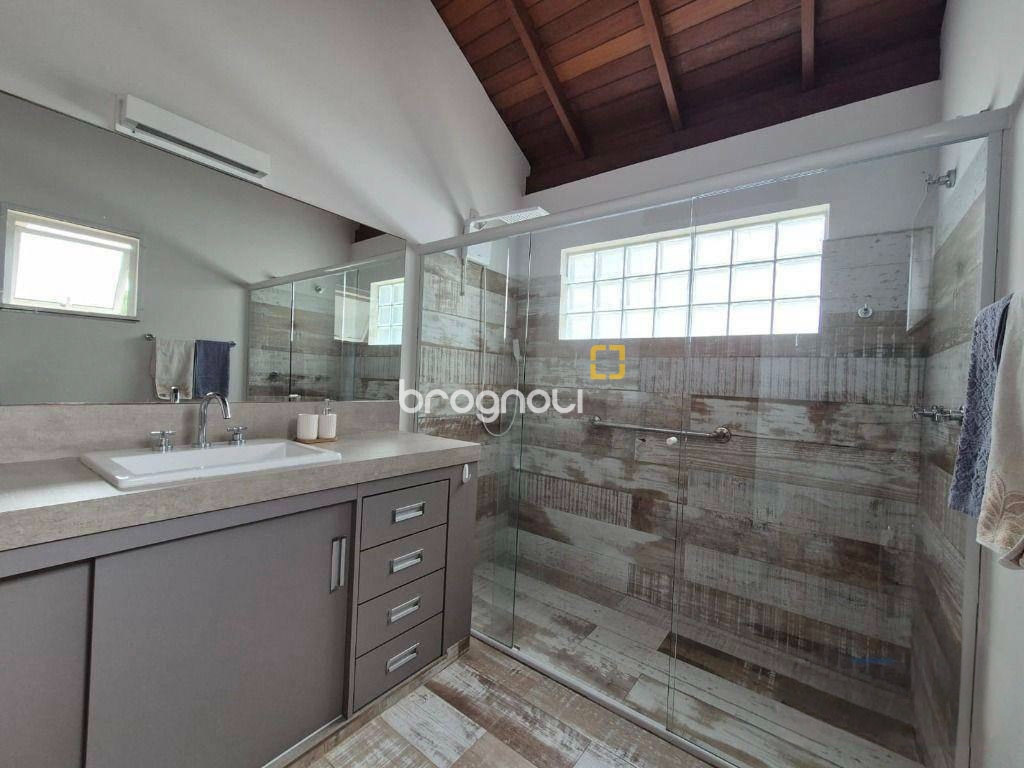 Casa de Condomínio com 193m², 3 quartos (sendo 1 suíte), 2 garagens, no bairro Cachoeira do Bom Jesus em Florianópolis