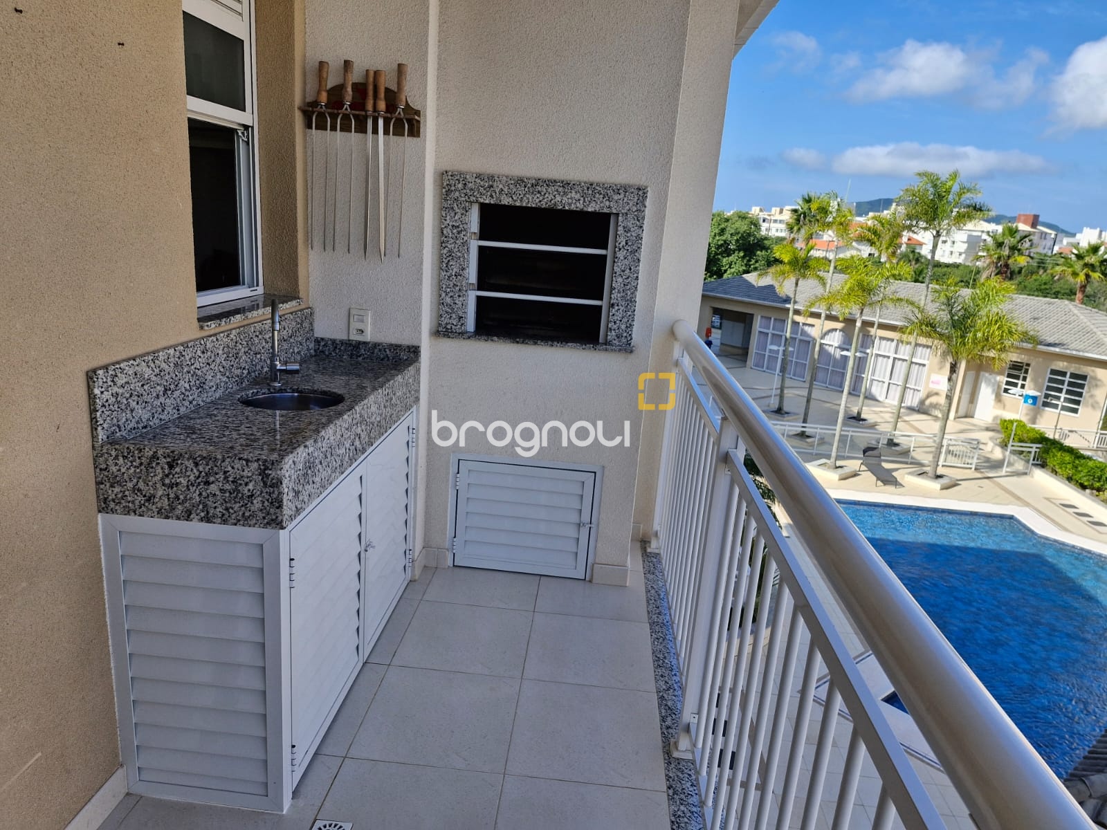 Apartamento com 71m², 2 quartos (sendo 1 suíte), 1 garagem, no bairro Ingleses em Florianópolis