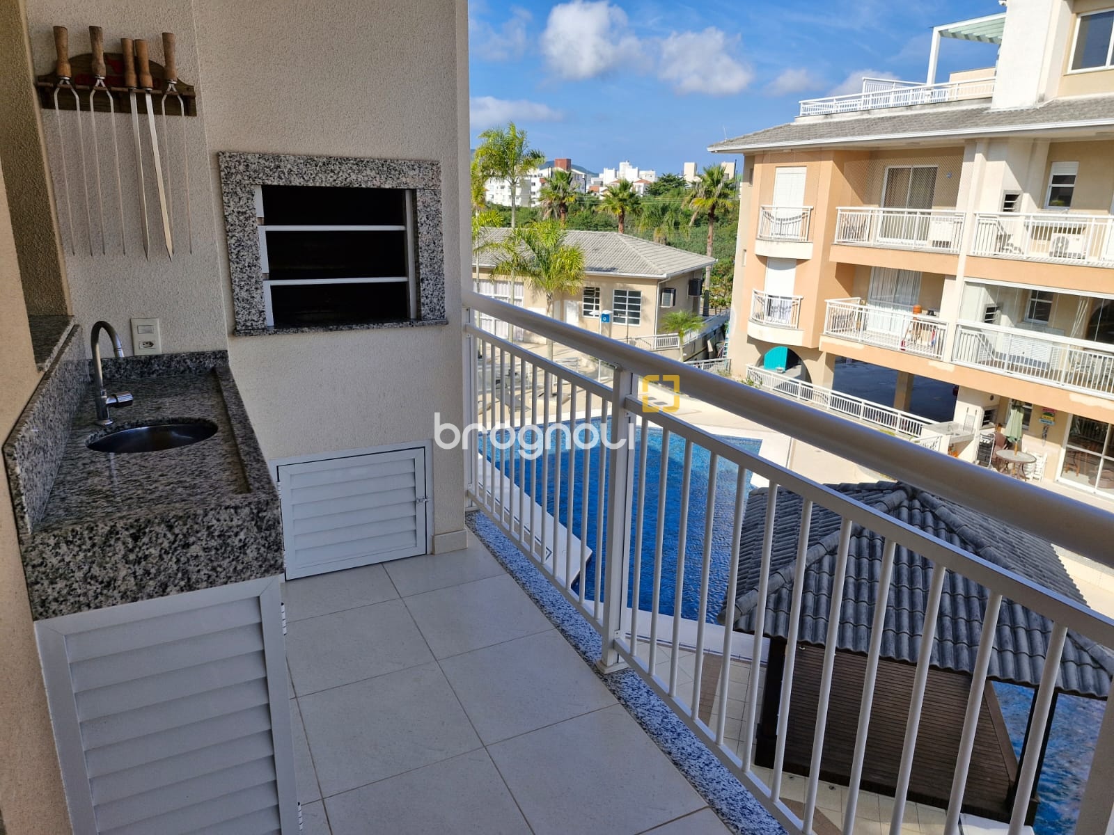 Apartamento com 71m², 2 quartos (sendo 1 suíte), 1 garagem, no bairro Ingleses em Florianópolis