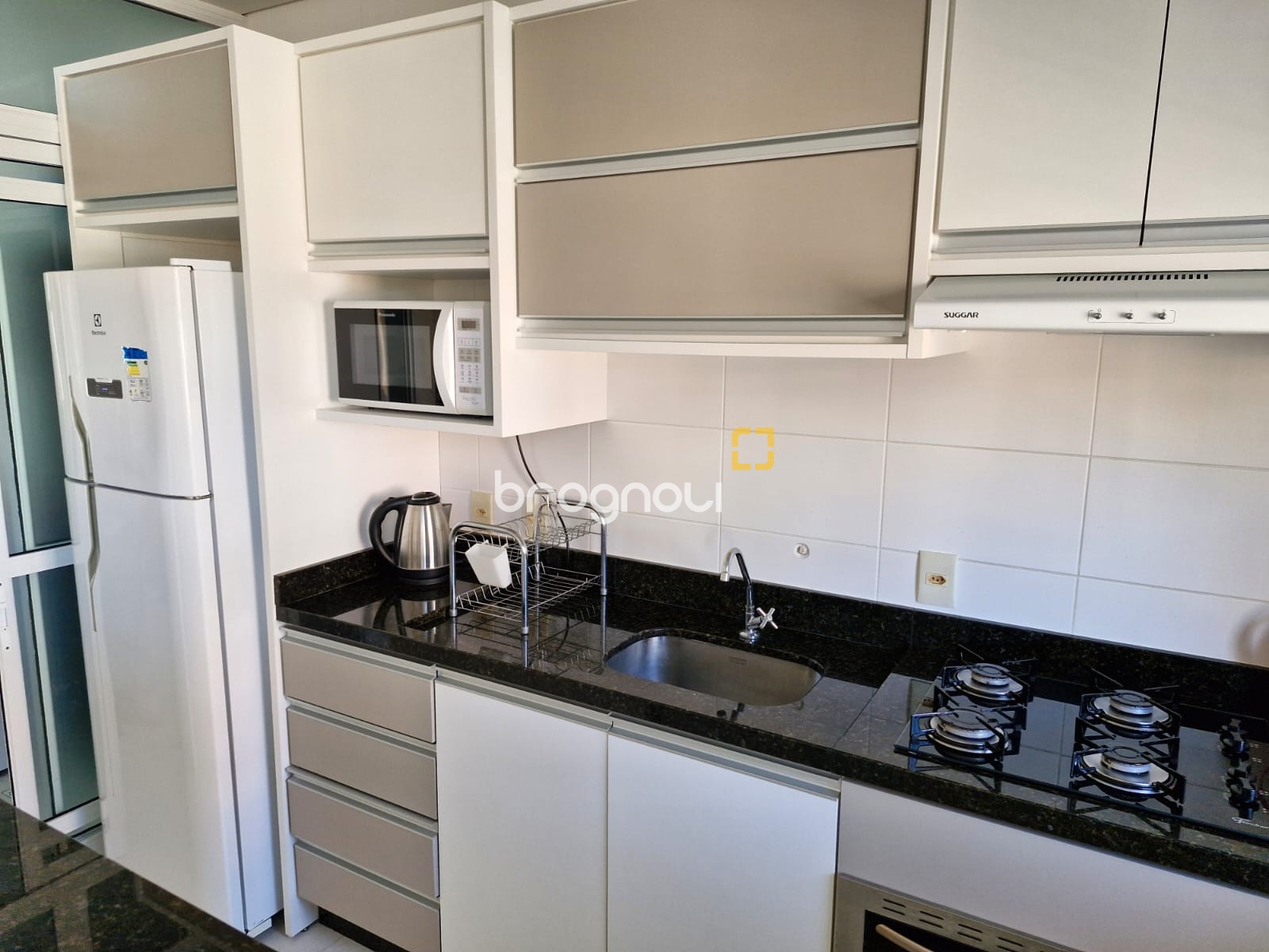 Apartamento com 71m², 2 quartos (sendo 1 suíte), 1 garagem, no bairro Ingleses em Florianópolis