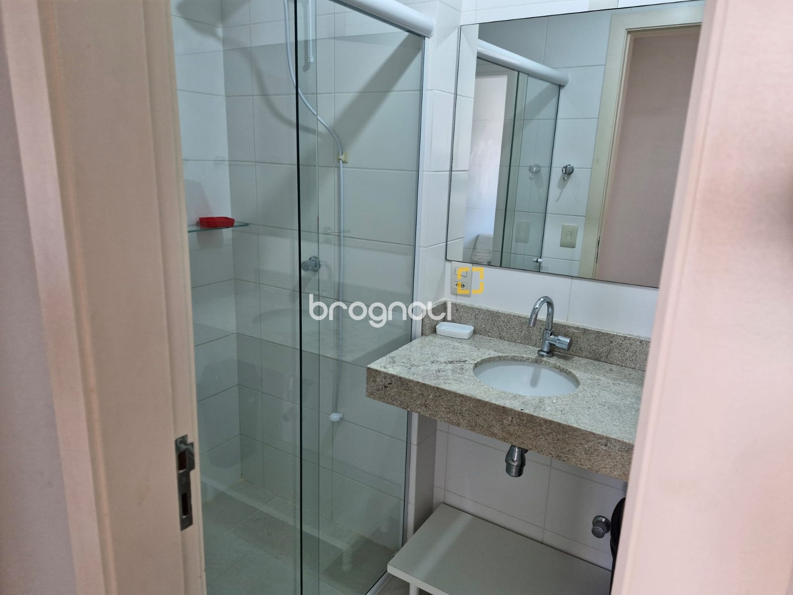 Apartamento com 71m², 2 quartos (sendo 1 suíte), 1 garagem, no bairro Ingleses em Florianópolis