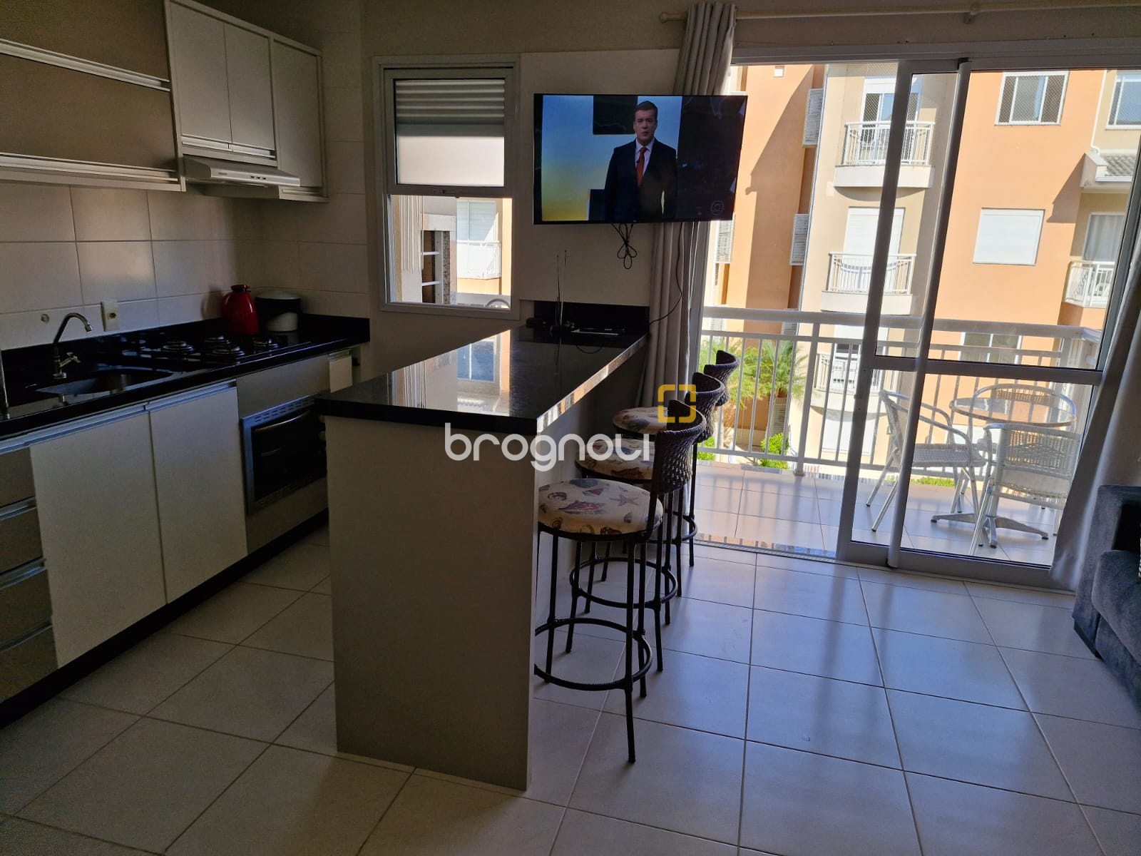 Apartamento com 71m², 2 quartos (sendo 1 suíte), 1 garagem, no bairro Ingleses em Florianópolis