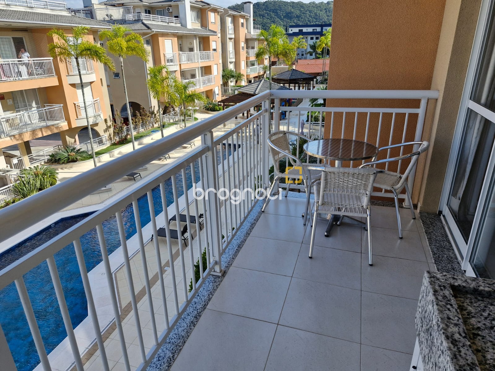 Apartamento com 71m², 2 quartos (sendo 1 suíte), 1 garagem, no bairro Ingleses em Florianópolis