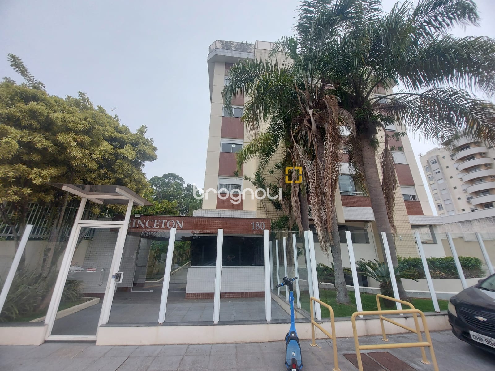 Apartamento com 65m², 2 quartos, 1 garagem, no bairro Córrego Grande em Florianópolis