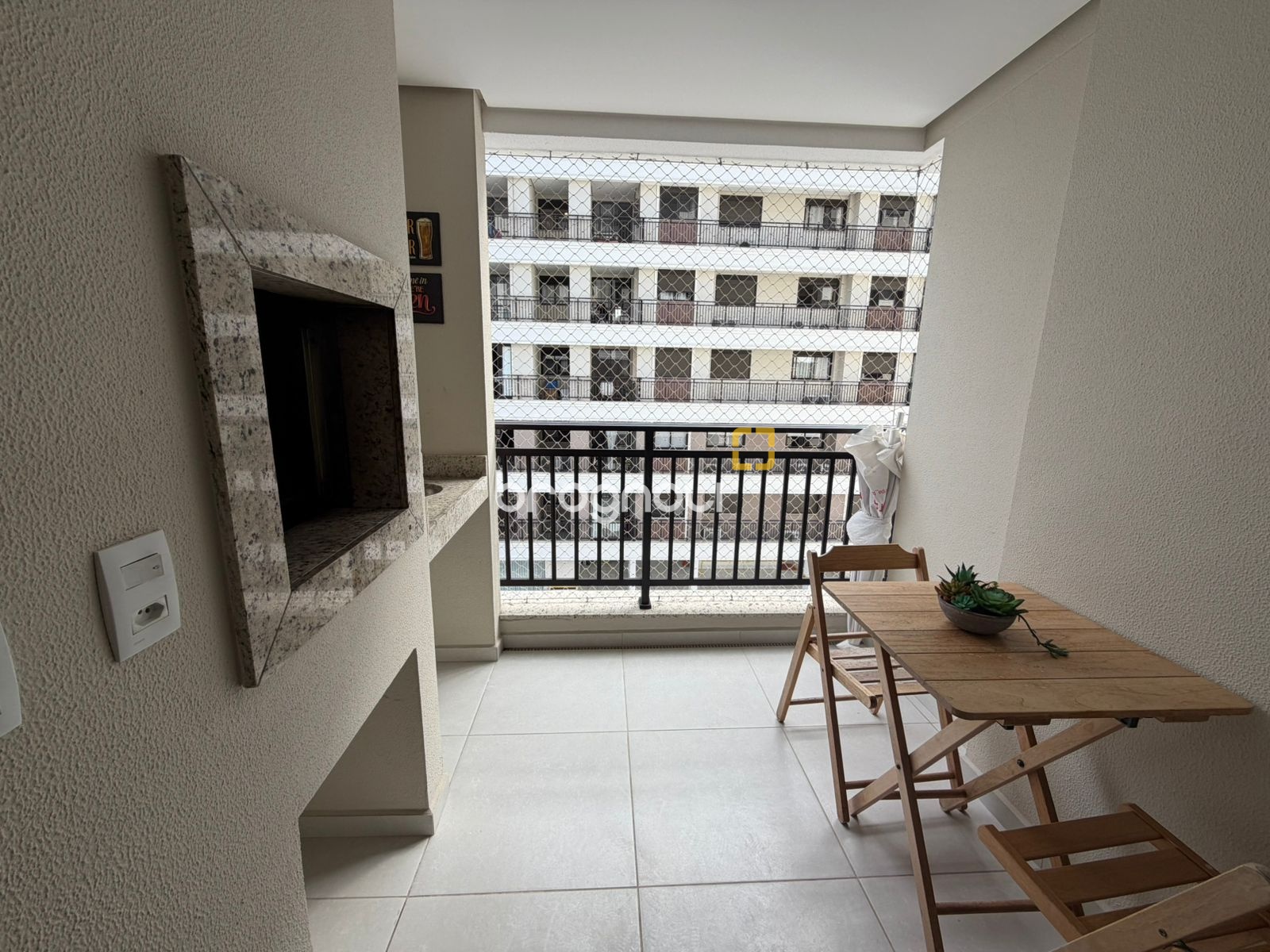 Apartamento com 65m², 2 quartos (sendo 1 suíte), 1 garagem, no bairro Itacorubi em Florianópolis