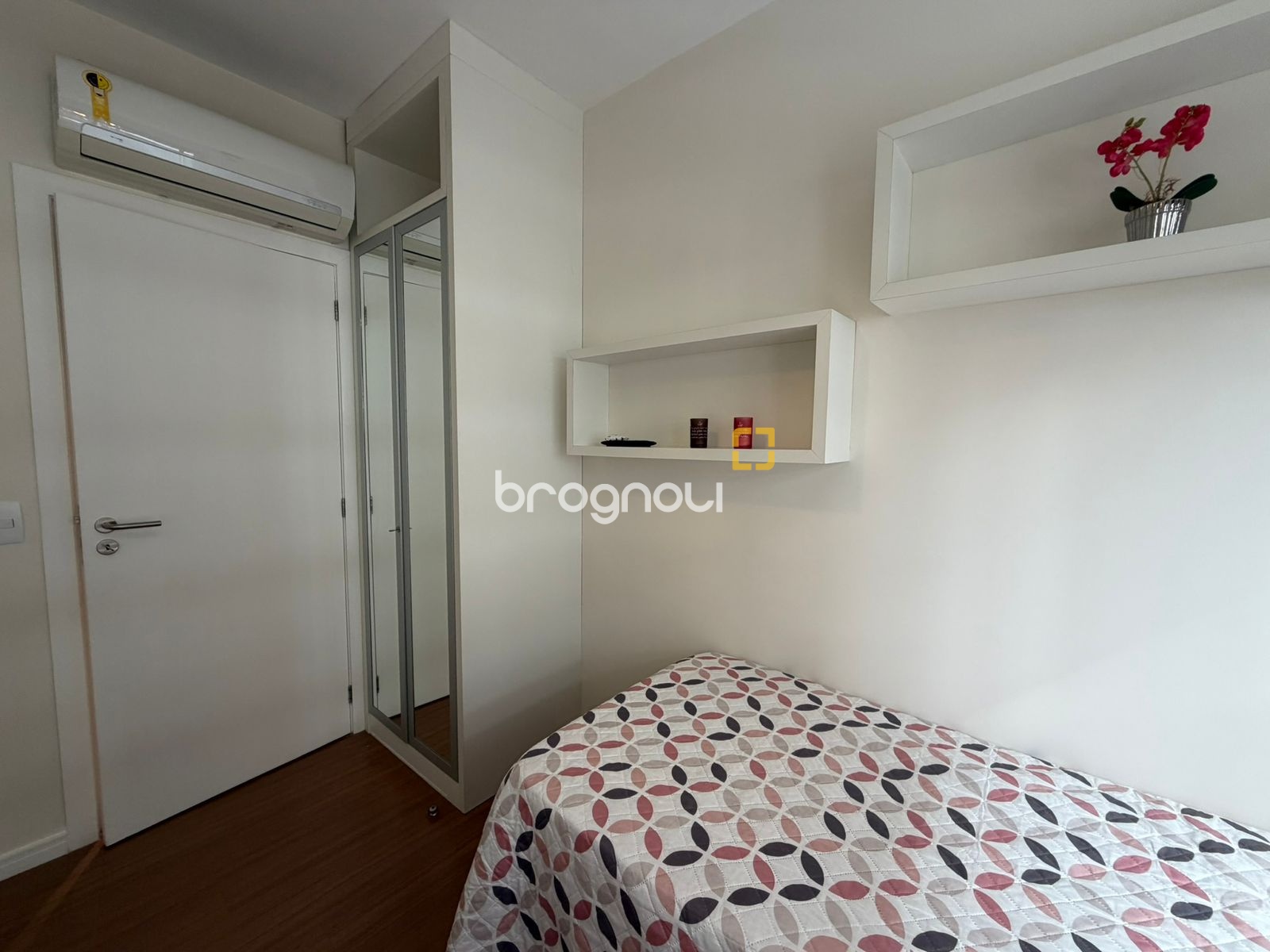 Apartamento com 65m², 2 quartos (sendo 1 suíte), 1 garagem, no bairro Itacorubi em Florianópolis
