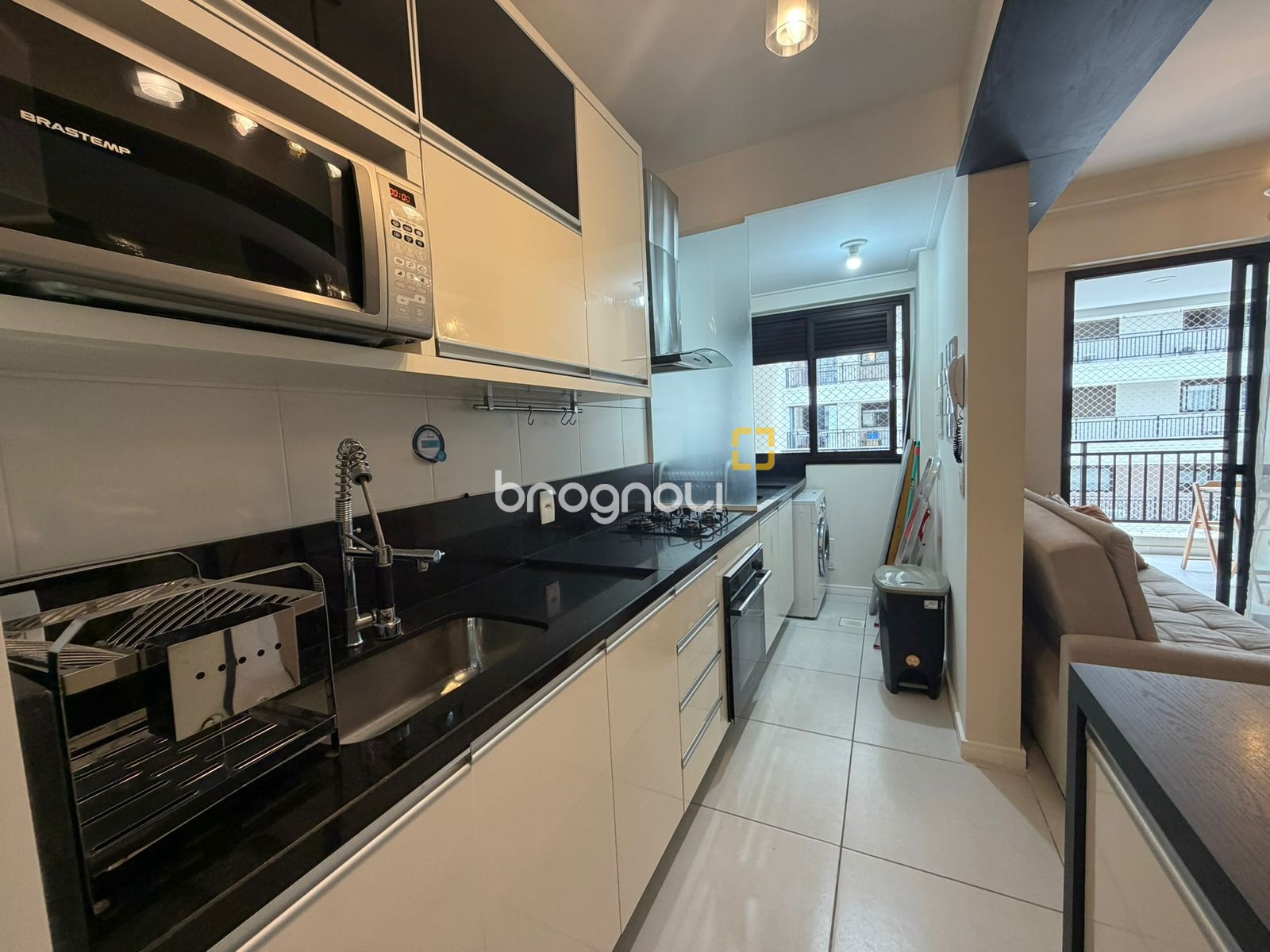Apartamento com 65m², 2 quartos (sendo 1 suíte), 1 garagem, no bairro Itacorubi em Florianópolis