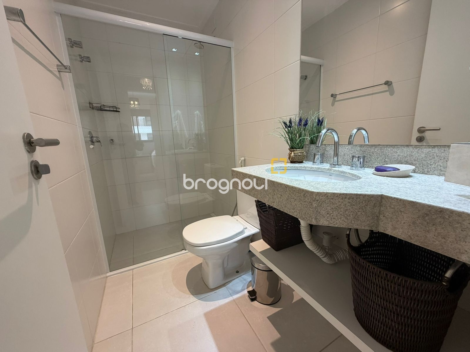 Apartamento com 65m², 2 quartos (sendo 1 suíte), 1 garagem, no bairro Itacorubi em Florianópolis