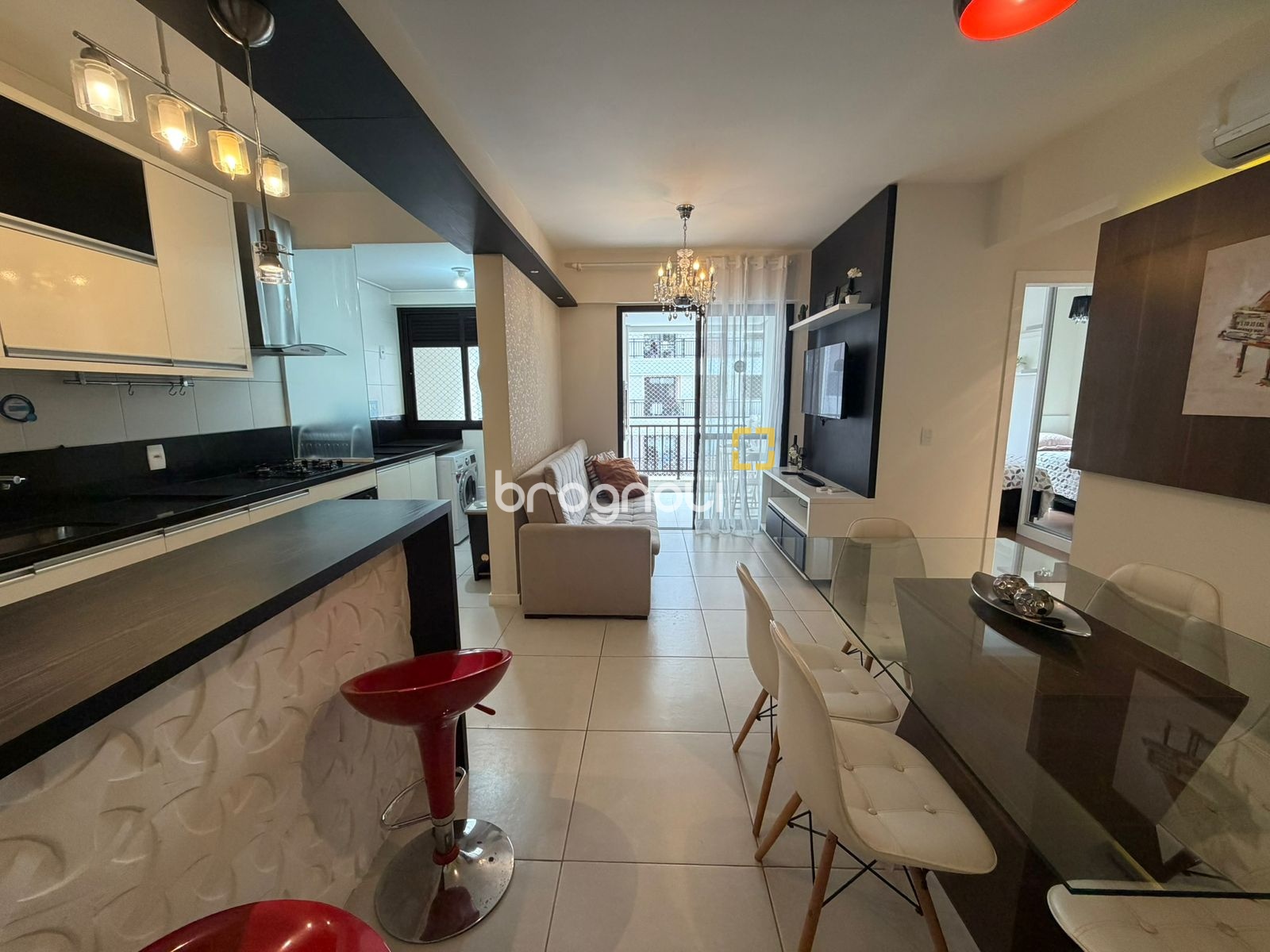 Apartamento com 65m², 2 quartos (sendo 1 suíte), 1 garagem, no bairro Itacorubi em Florianópolis