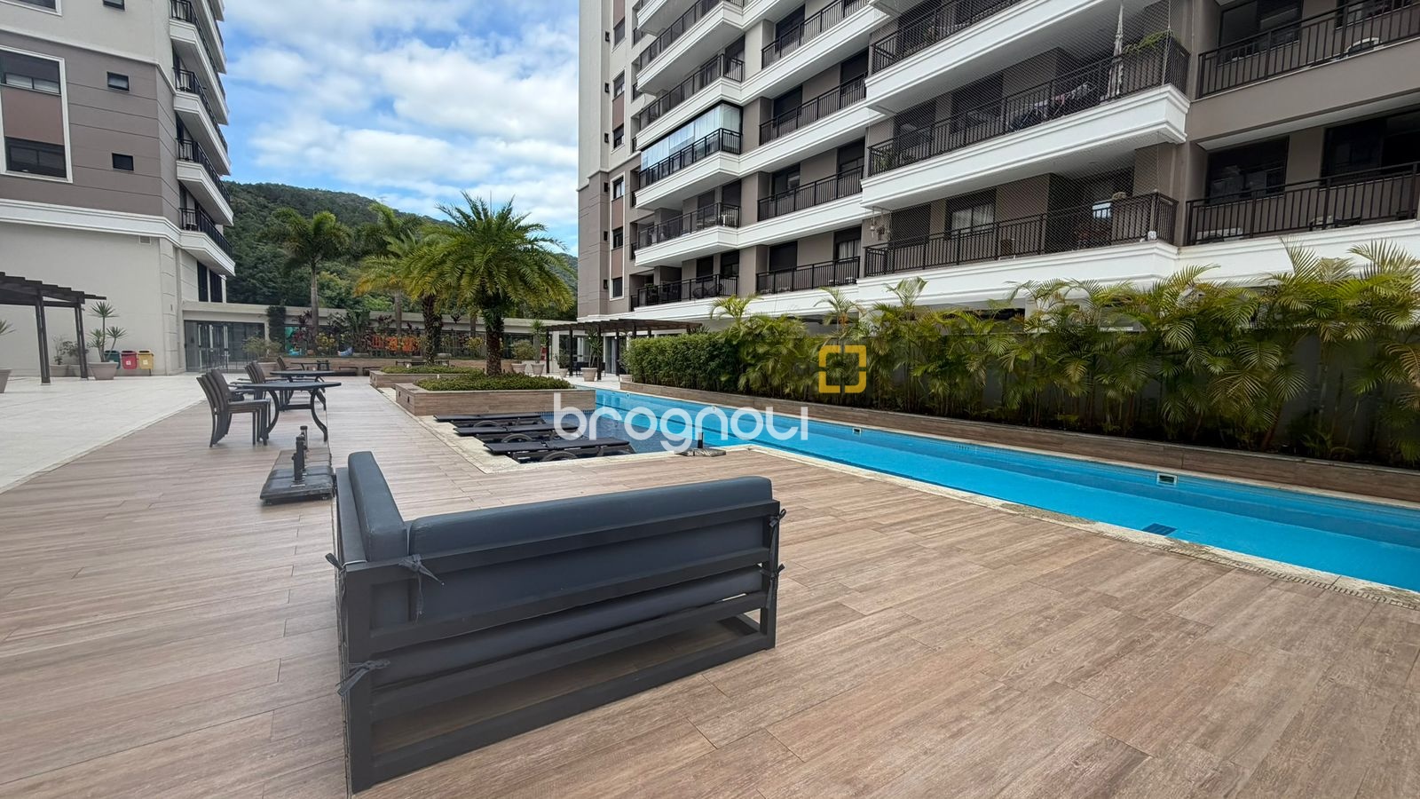 Apartamento com 65m², 2 quartos (sendo 1 suíte), 1 garagem, no bairro Itacorubi em Florianópolis