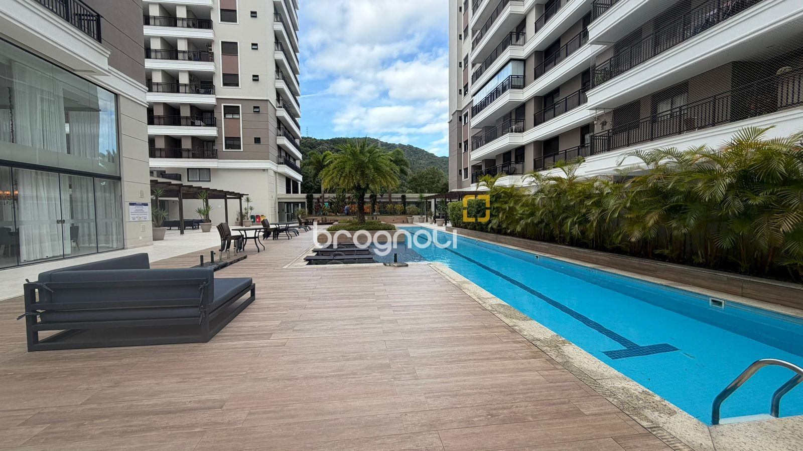 Apartamento com 65m², 2 quartos (sendo 1 suíte), 1 garagem, no bairro Itacorubi em Florianópolis