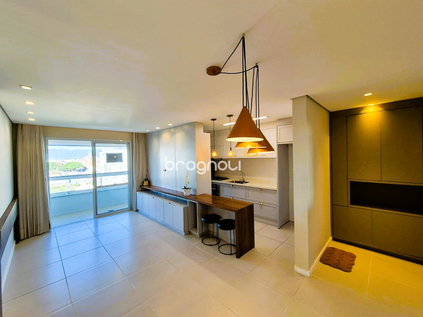 Apartamento com 76m², 2 quartos (sendo 1 suíte), 1 garagem, no bairro Jardim Atlântico em Florianópolis