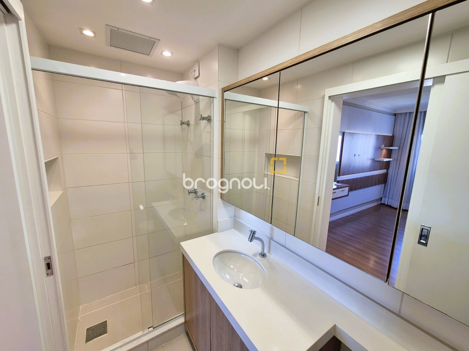 Apartamento com 76m², 2 quartos (sendo 1 suíte), 1 garagem, no bairro Jardim Atlântico em Florianópolis