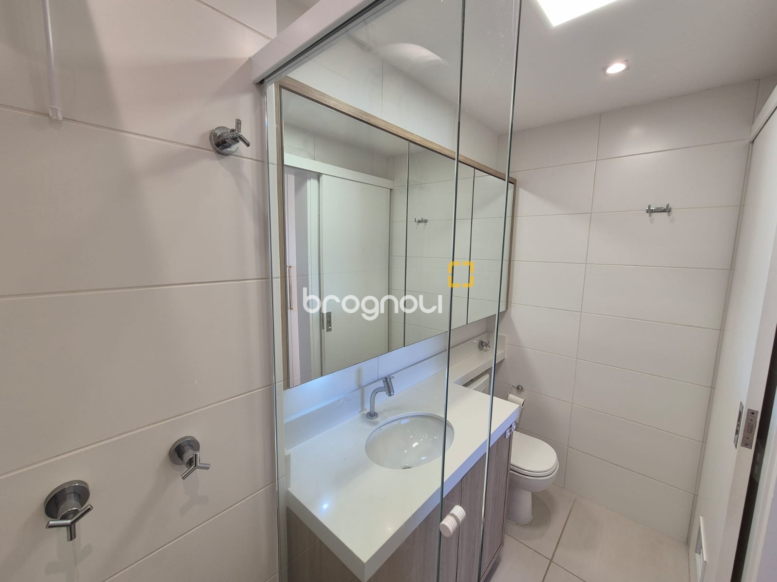 Apartamento com 76m², 2 quartos (sendo 1 suíte), 1 garagem, no bairro Jardim Atlântico em Florianópolis