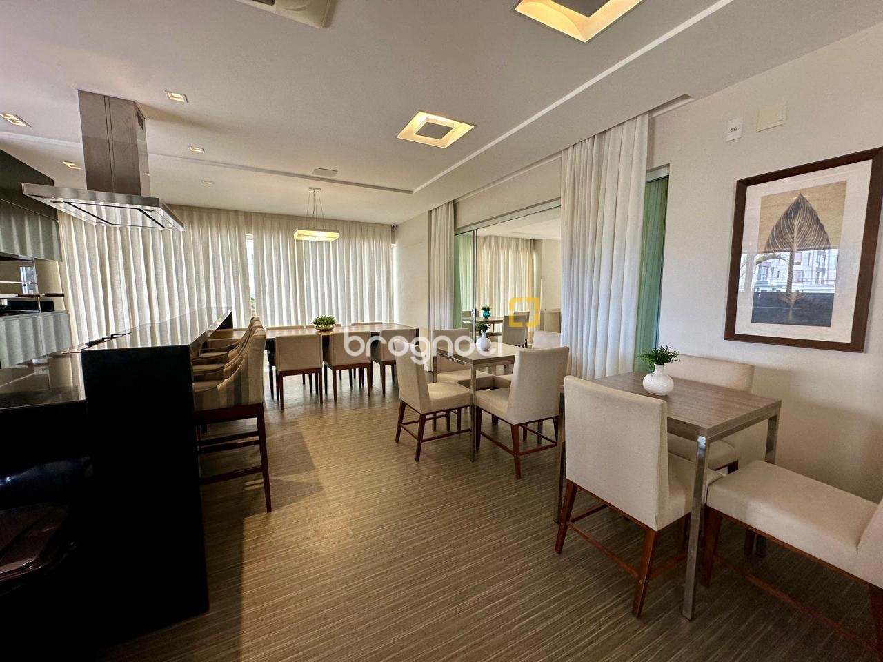 Apartamento com 76m², 2 quartos (sendo 1 suíte), 1 garagem, no bairro Jardim Atlântico em Florianópolis
