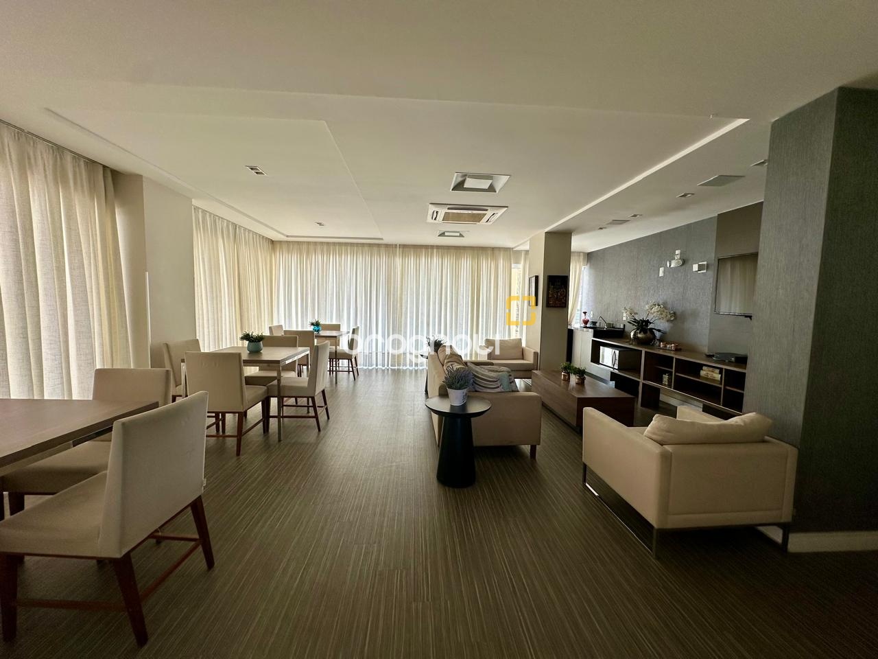 Apartamento com 76m², 2 quartos (sendo 1 suíte), 1 garagem, no bairro Jardim Atlântico em Florianópolis