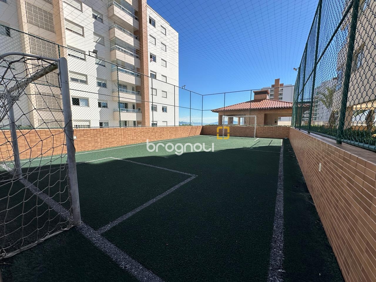 Apartamento com 76m², 2 quartos (sendo 1 suíte), 1 garagem, no bairro Jardim Atlântico em Florianópolis