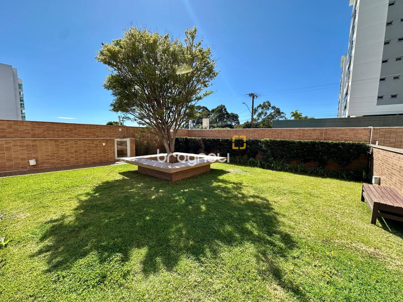 Apartamento com 76m², 2 quartos (sendo 1 suíte), 1 garagem, no bairro Jardim Atlântico em Florianópolis