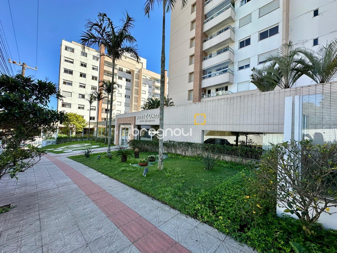Apartamento com 76m², 2 quartos (sendo 1 suíte), 1 garagem, no bairro Jardim Atlântico em Florianópolis