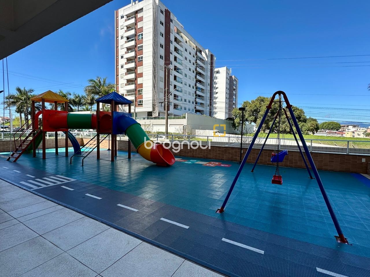 Apartamento com 76m², 2 quartos (sendo 1 suíte), 1 garagem, no bairro Jardim Atlântico em Florianópolis