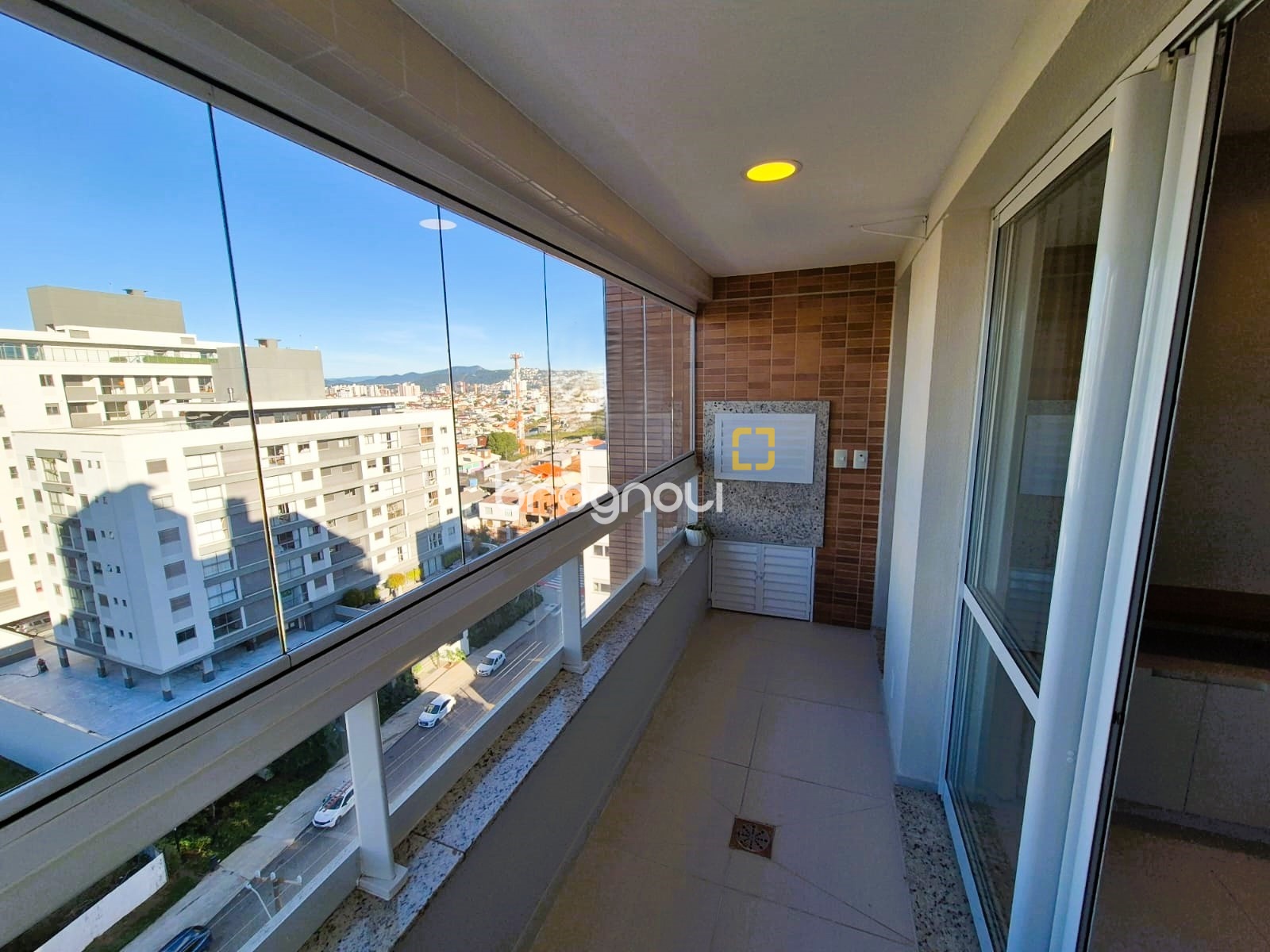 Apartamento com 76m², 2 quartos (sendo 1 suíte), 1 garagem, no bairro Jardim Atlântico em Florianópolis