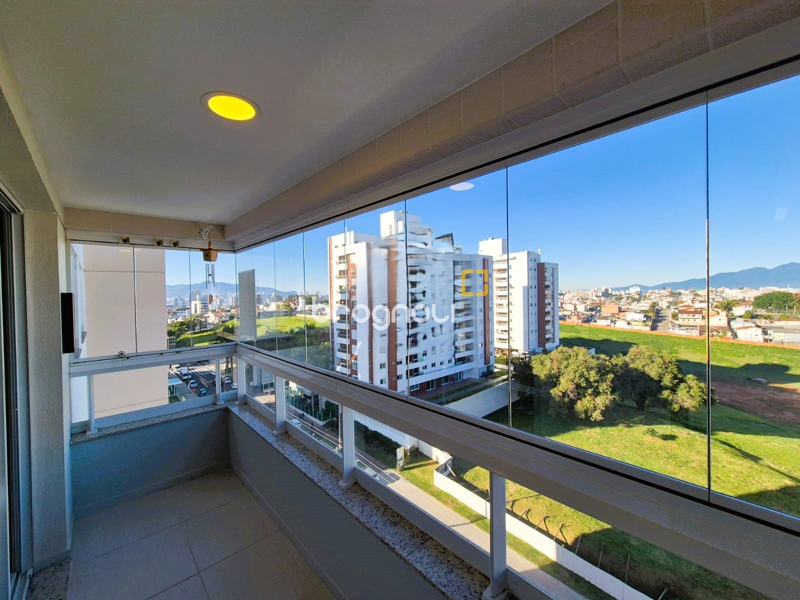 Apartamento com 76m², 2 quartos (sendo 1 suíte), 1 garagem, no bairro Jardim Atlântico em Florianópolis