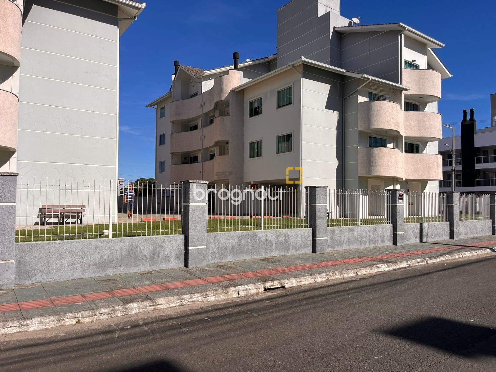 Apartamento com 109m², 3 quartos (sendo 1 suíte), 1 garagem, no bairro Ingleses do Rio Vermelho em Florianópolis