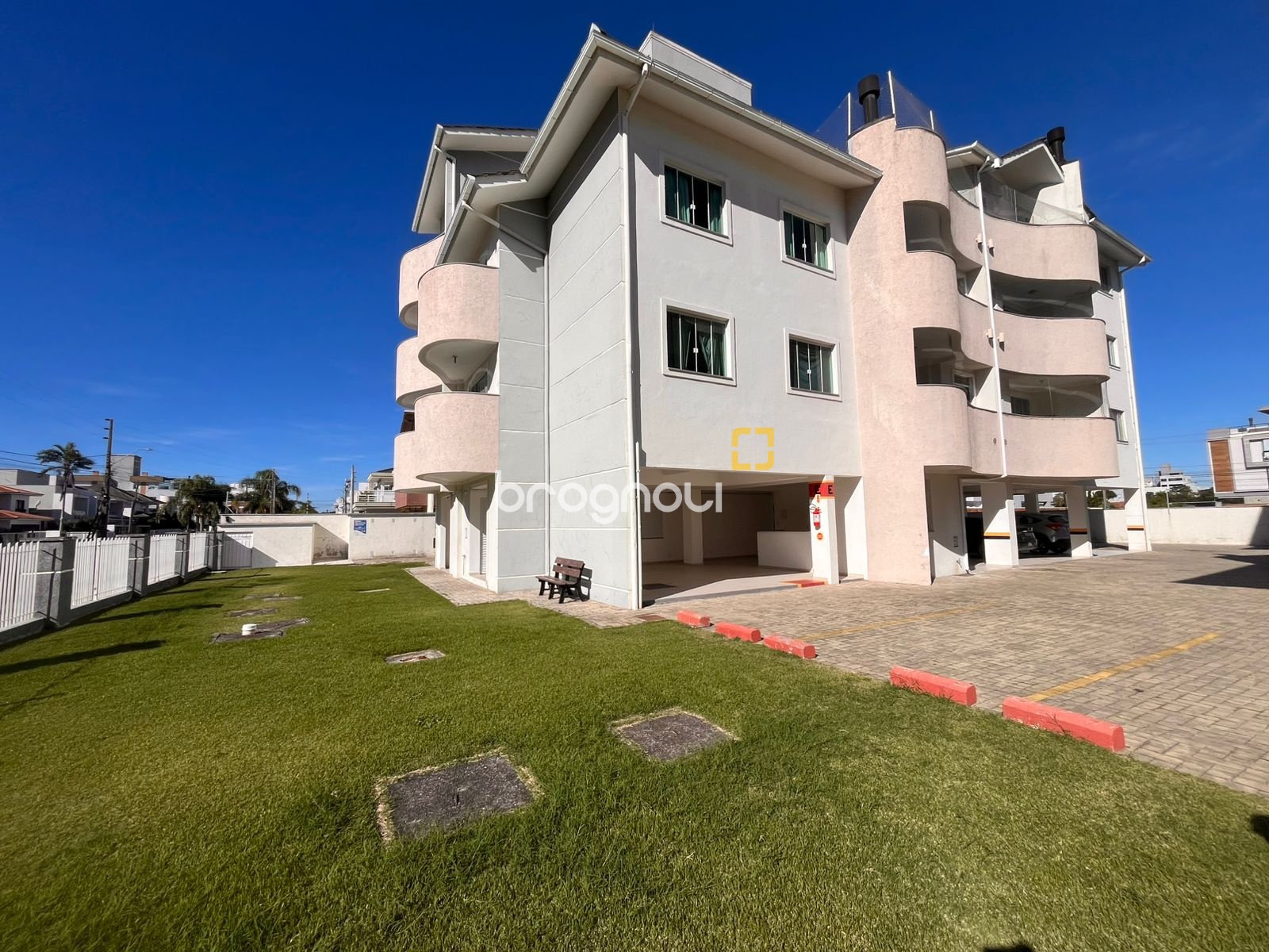Apartamento com 109m², 3 quartos (sendo 1 suíte), 1 garagem, no bairro Ingleses do Rio Vermelho em Florianópolis