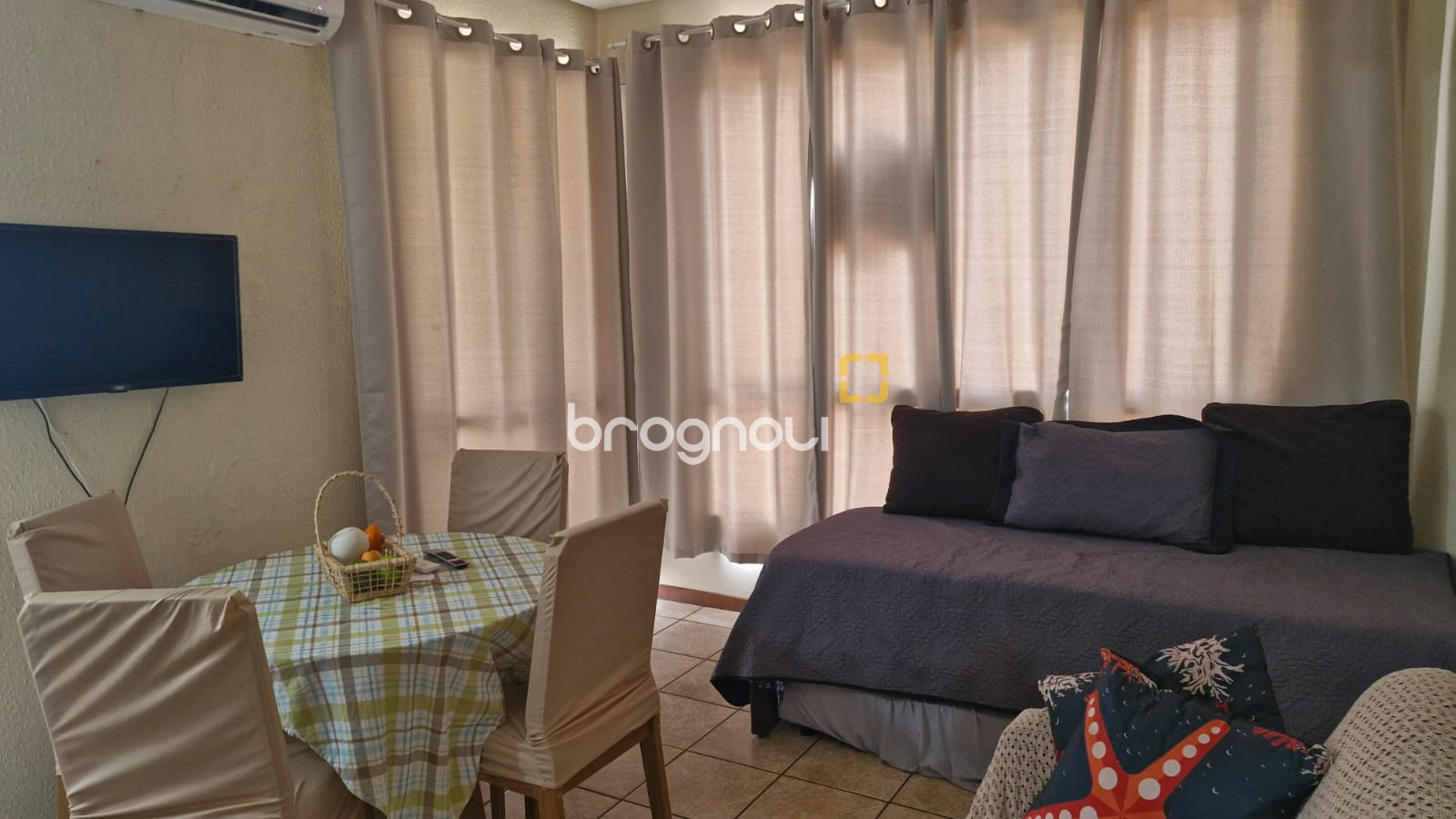 Apartamento com 46m², 1 quarto, 1 garagem, no bairro Canasvieiras em Florianópolis