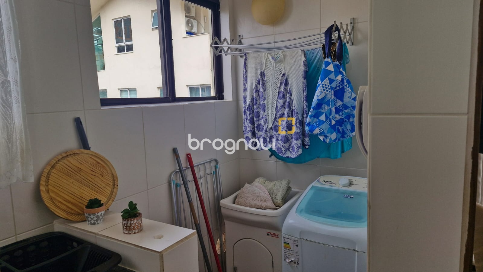 Apartamento com 46m², 1 quarto, 1 garagem, no bairro Canasvieiras em Florianópolis