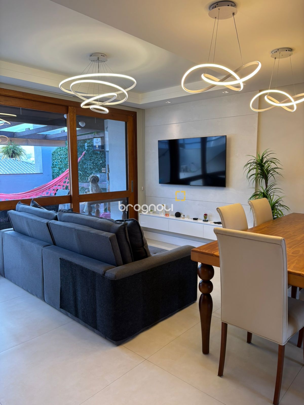 Cobertura com 200m², 4 quartos (sendo 2 suítes), 2 garagens, no bairro Ingleses do Rio Vermelho em Florianópolis