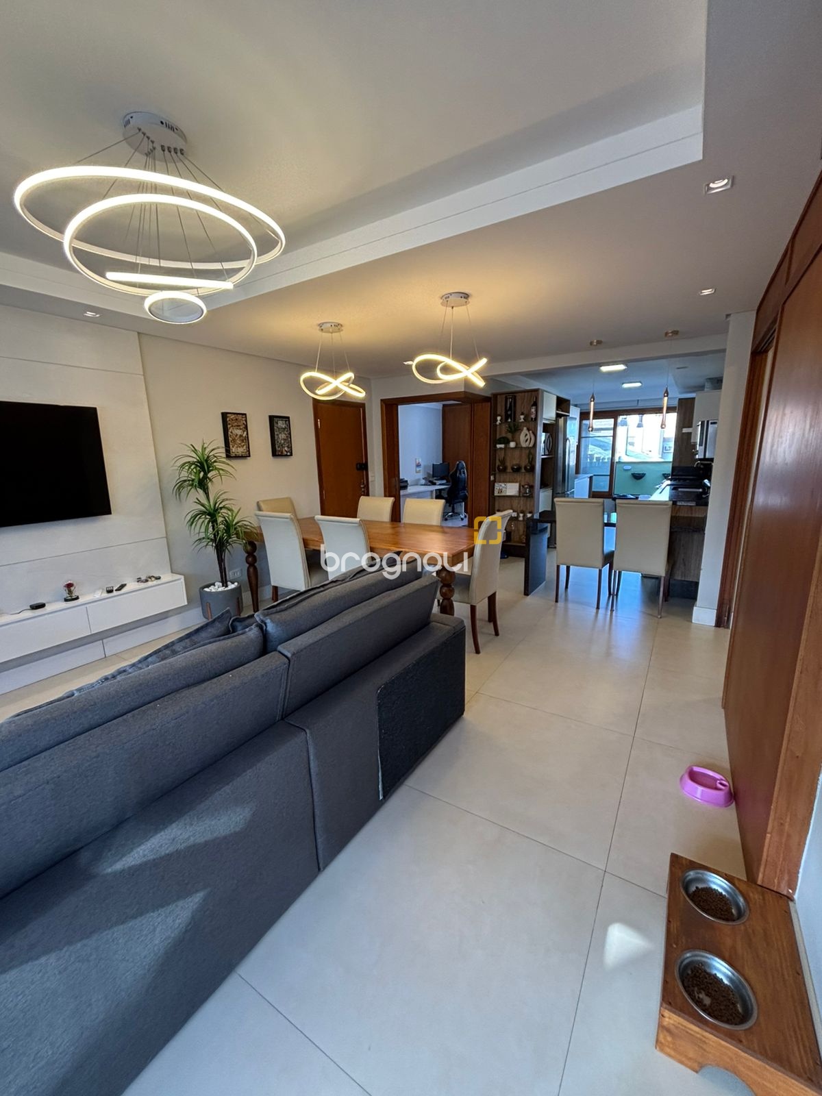 Cobertura com 200m², 4 quartos (sendo 2 suítes), 2 garagens, no bairro Ingleses do Rio Vermelho em Florianópolis