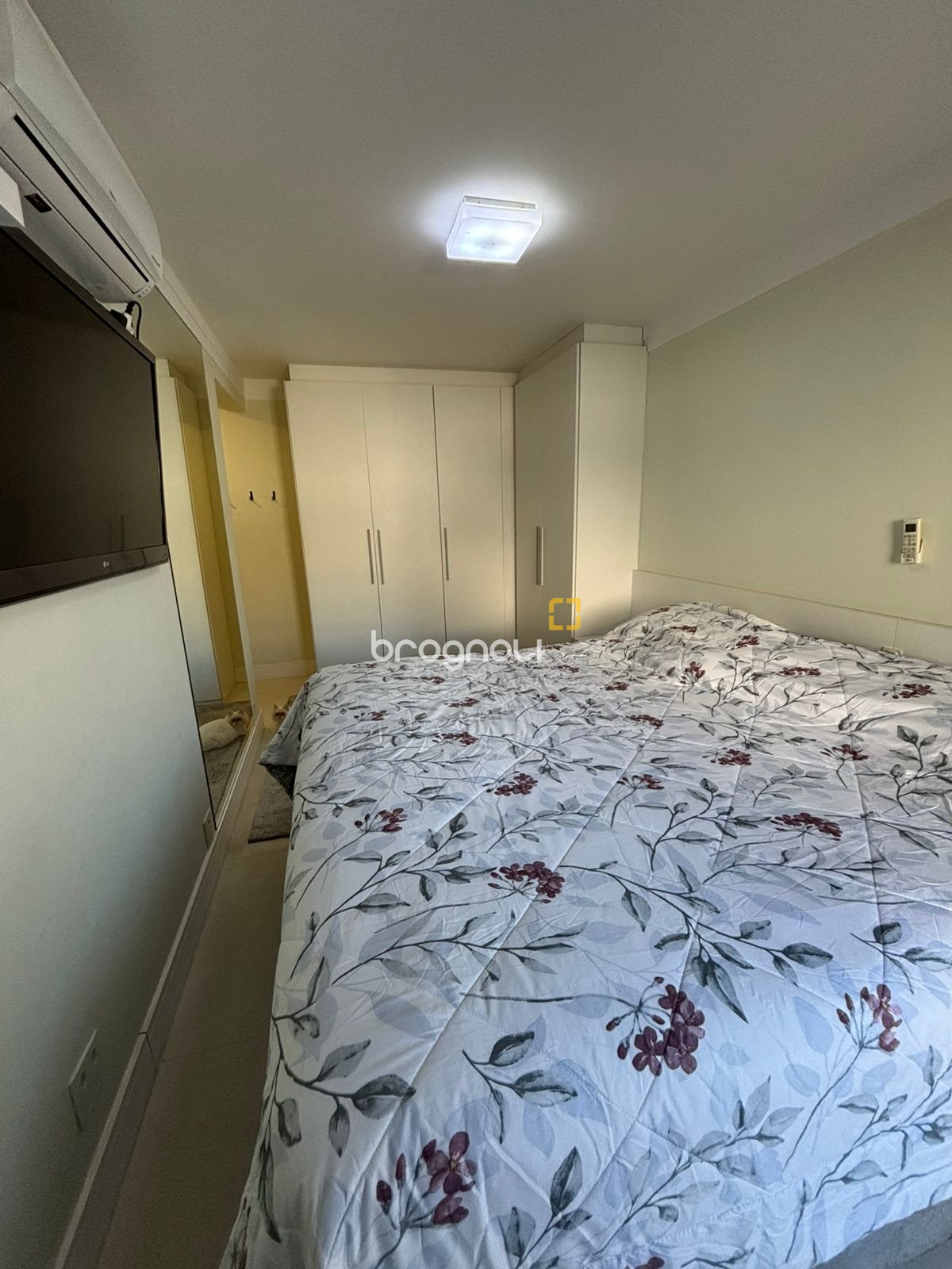 Cobertura com 200m², 4 quartos (sendo 2 suítes), 2 garagens, no bairro Ingleses do Rio Vermelho em Florianópolis