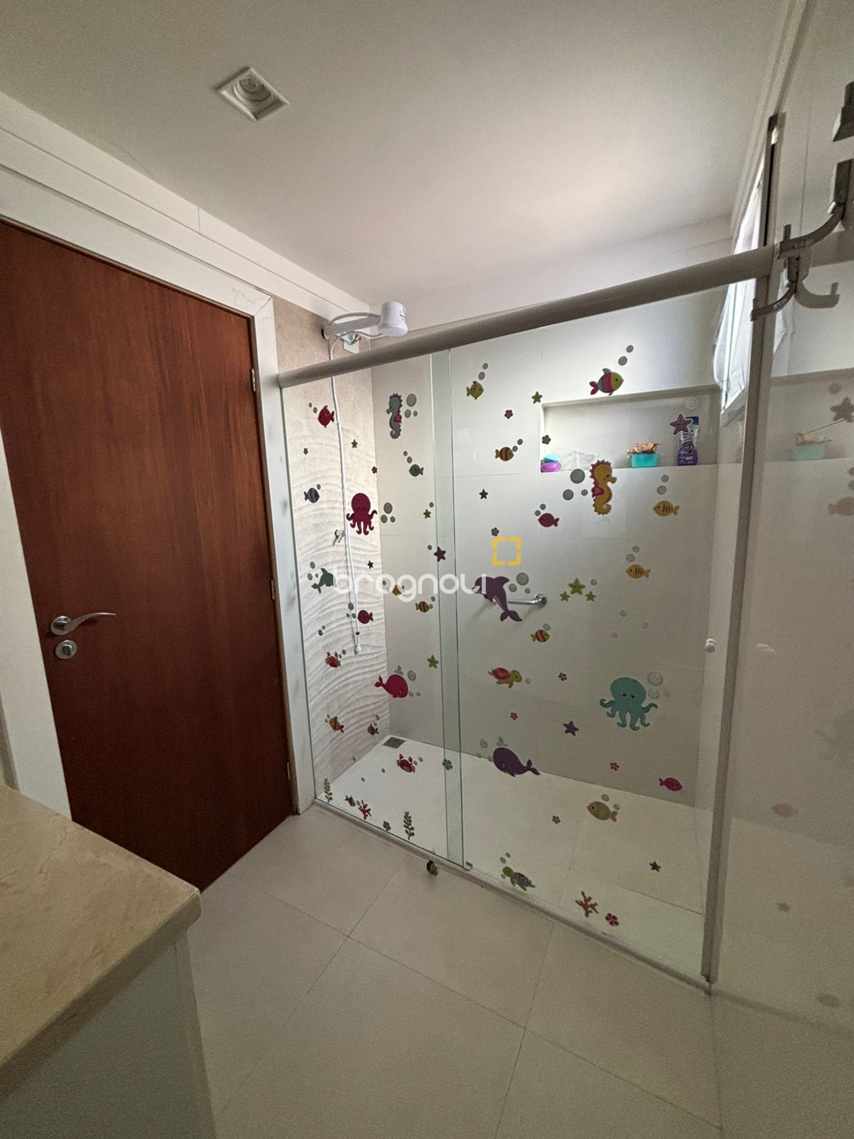 Cobertura com 200m², 4 quartos (sendo 2 suítes), 2 garagens, no bairro Ingleses do Rio Vermelho em Florianópolis