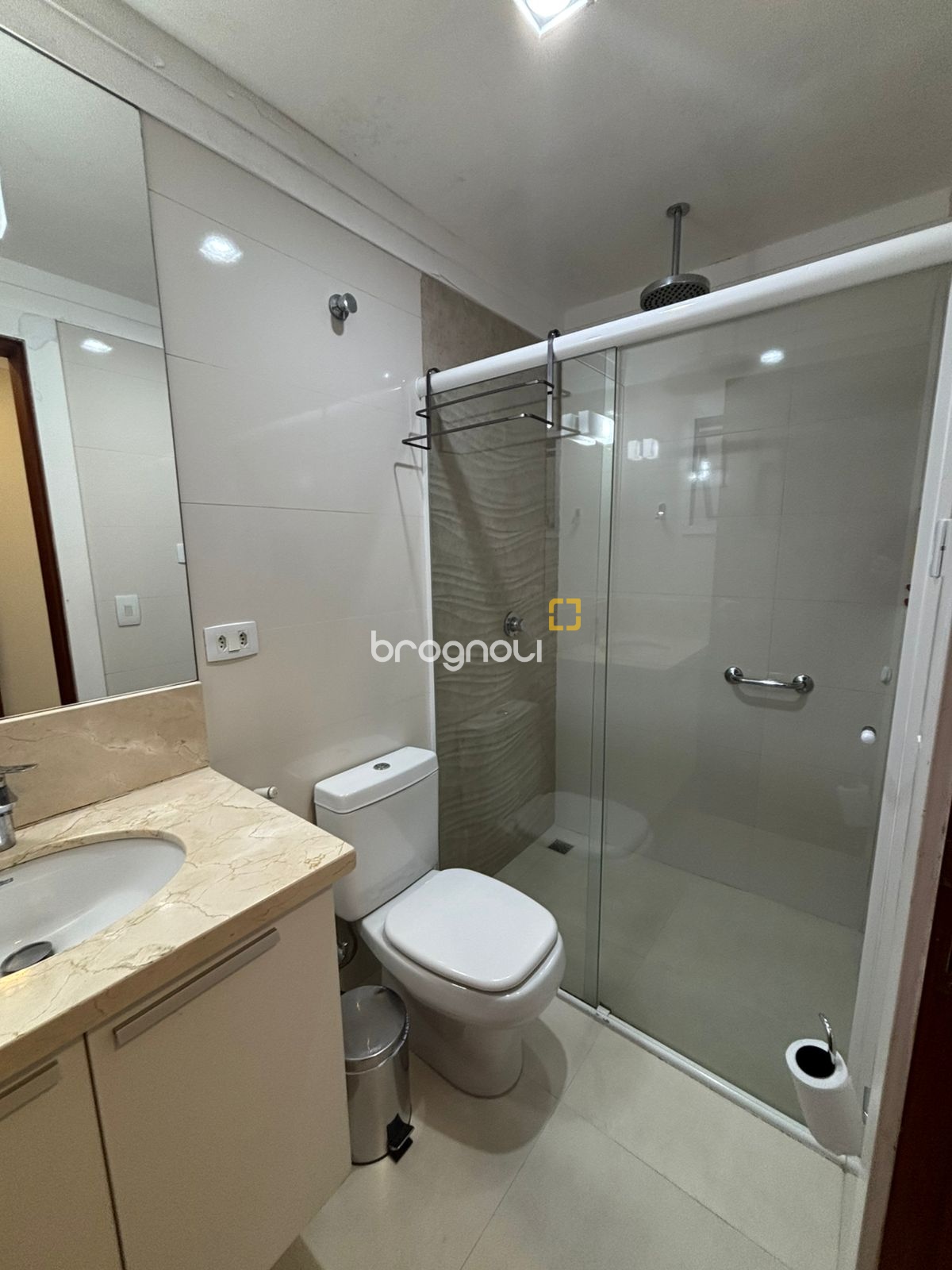 Cobertura com 200m², 4 quartos (sendo 2 suítes), 2 garagens, no bairro Ingleses do Rio Vermelho em Florianópolis
